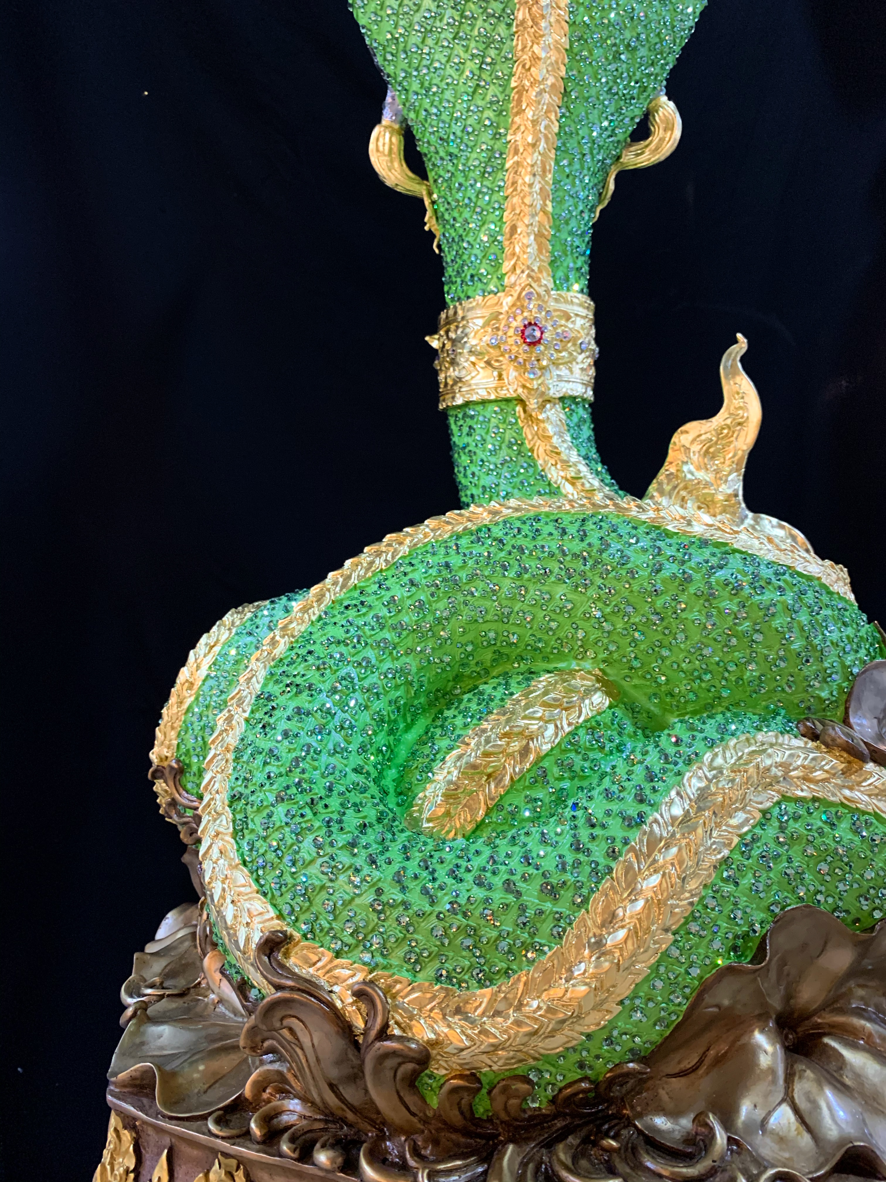 พญานาค สูง 149 cm.