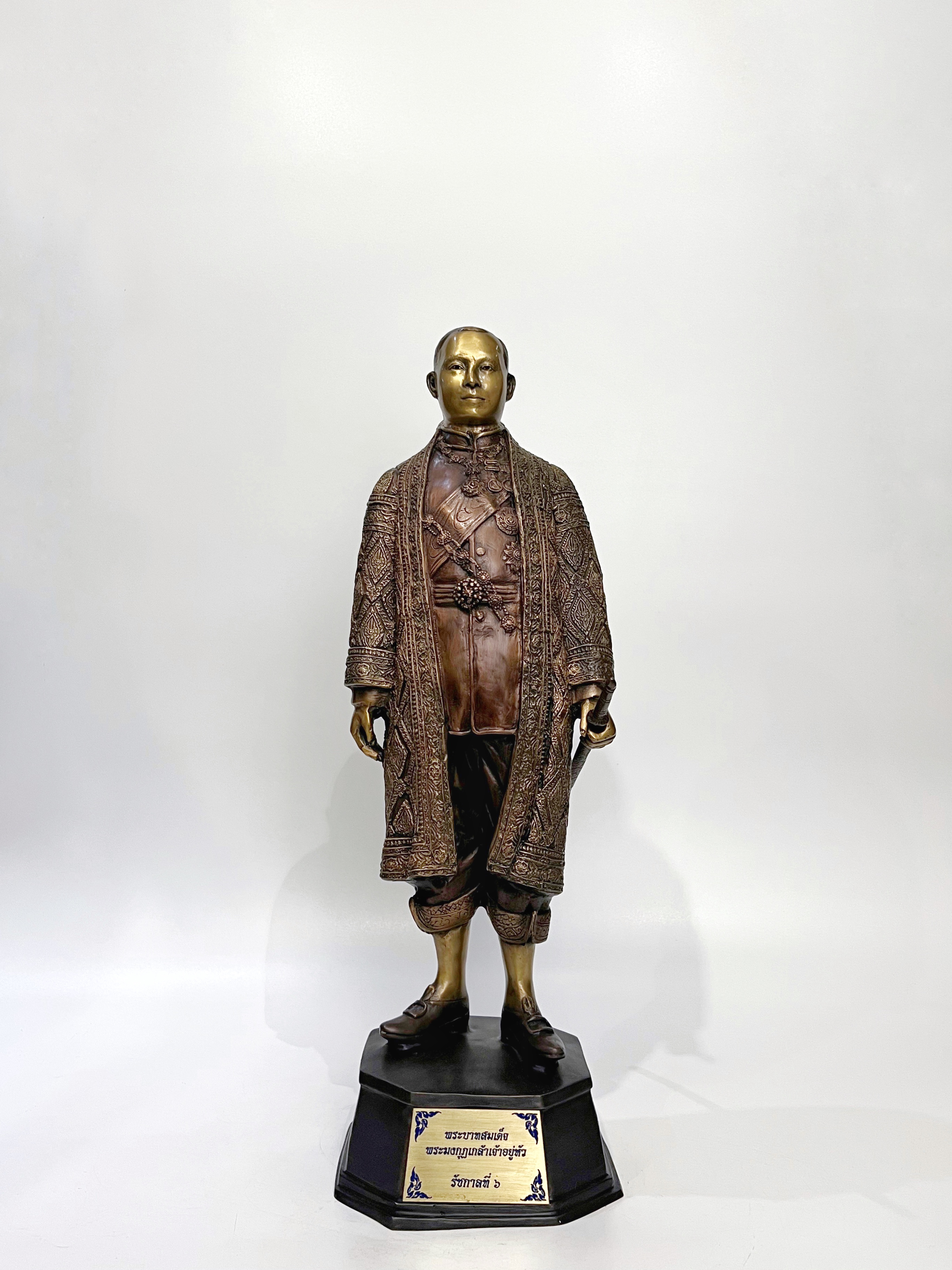 ประติมากรรมชุด 9 รัชกาล หน้าตัก 9 นิ้ว