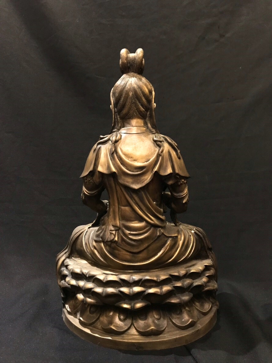 พระโพธิสัตว์กวนอิม หน้าตัก 9 นิ้ว