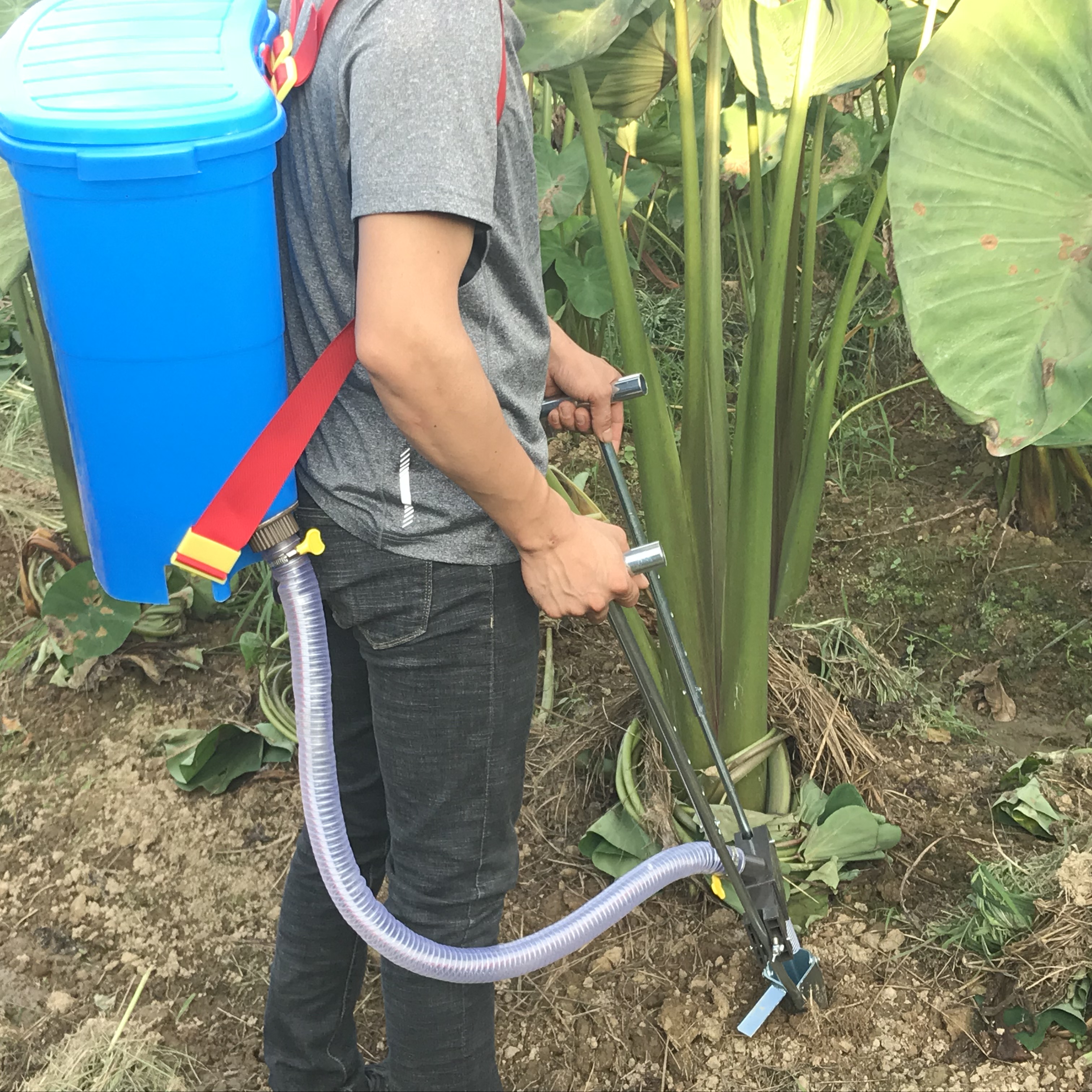 เครื่องฝังปุ๋ย ใส่ปุ๋ย ถังหยอดปุ๋ย