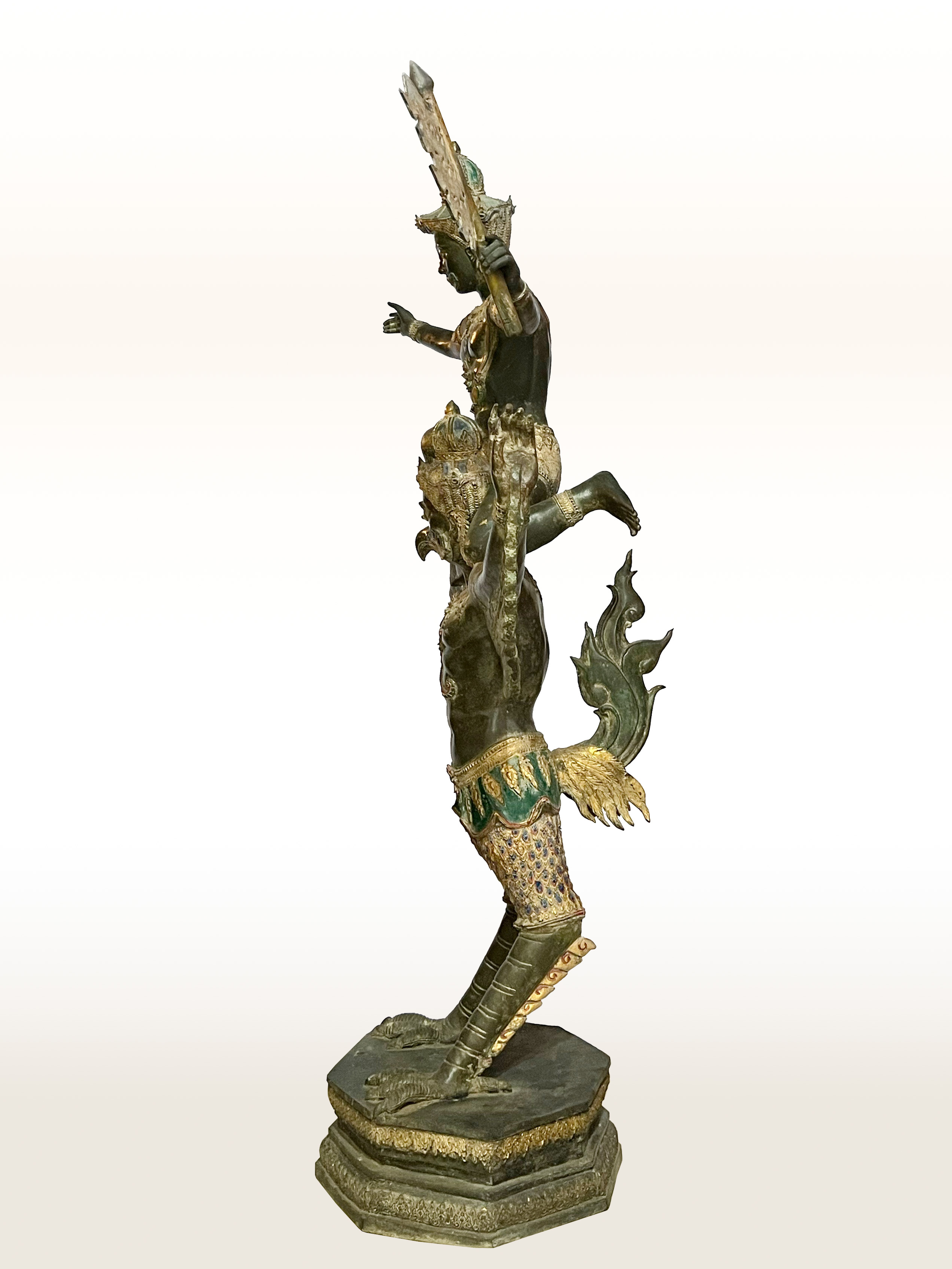 พระราหูทรงครุฑ (พญาครุฑสิตามัน) สูง 1.90 เมตร