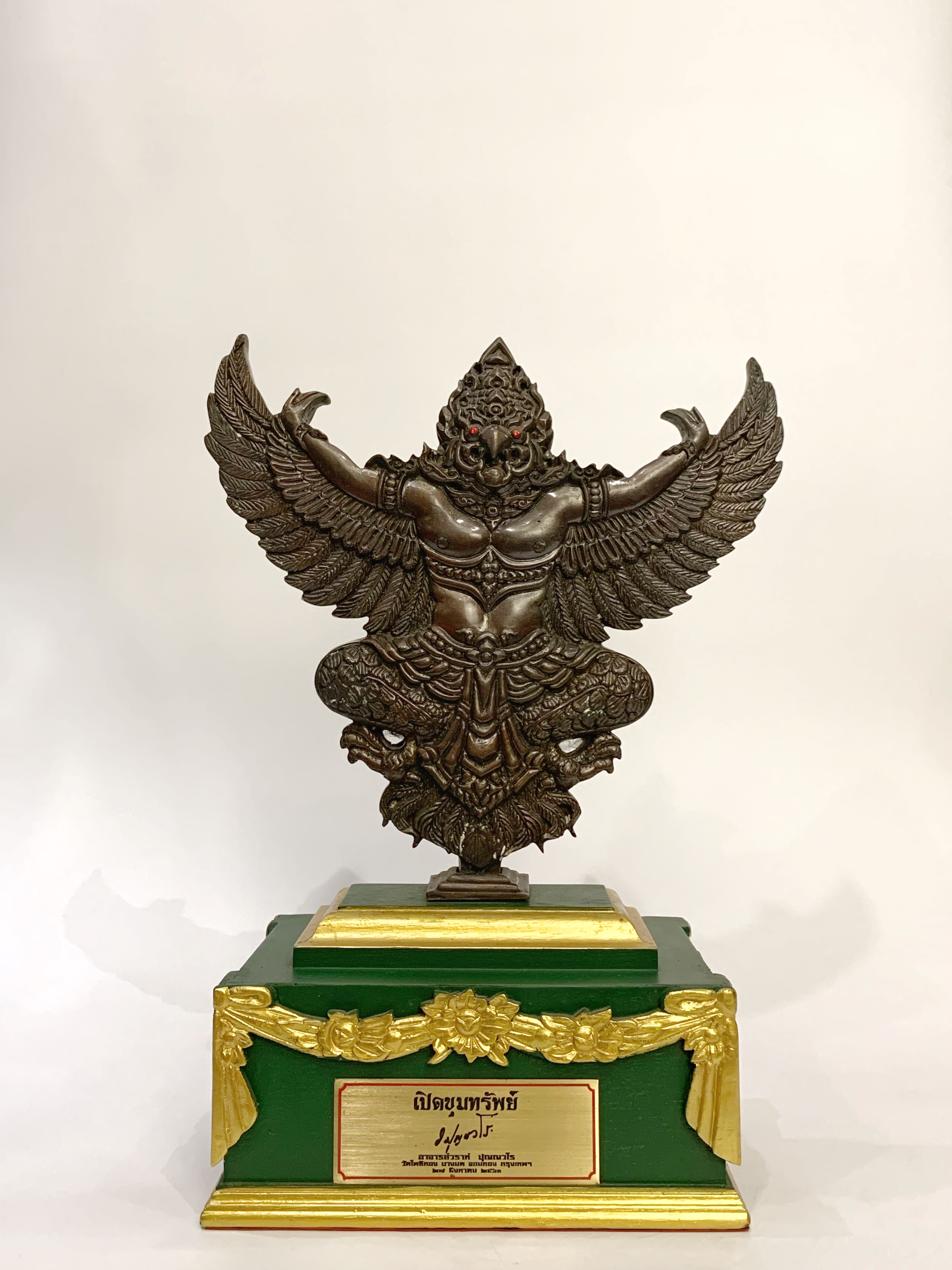 พญาครุฑองค์บูชา รุ่น เปิดขุมทรัพย์