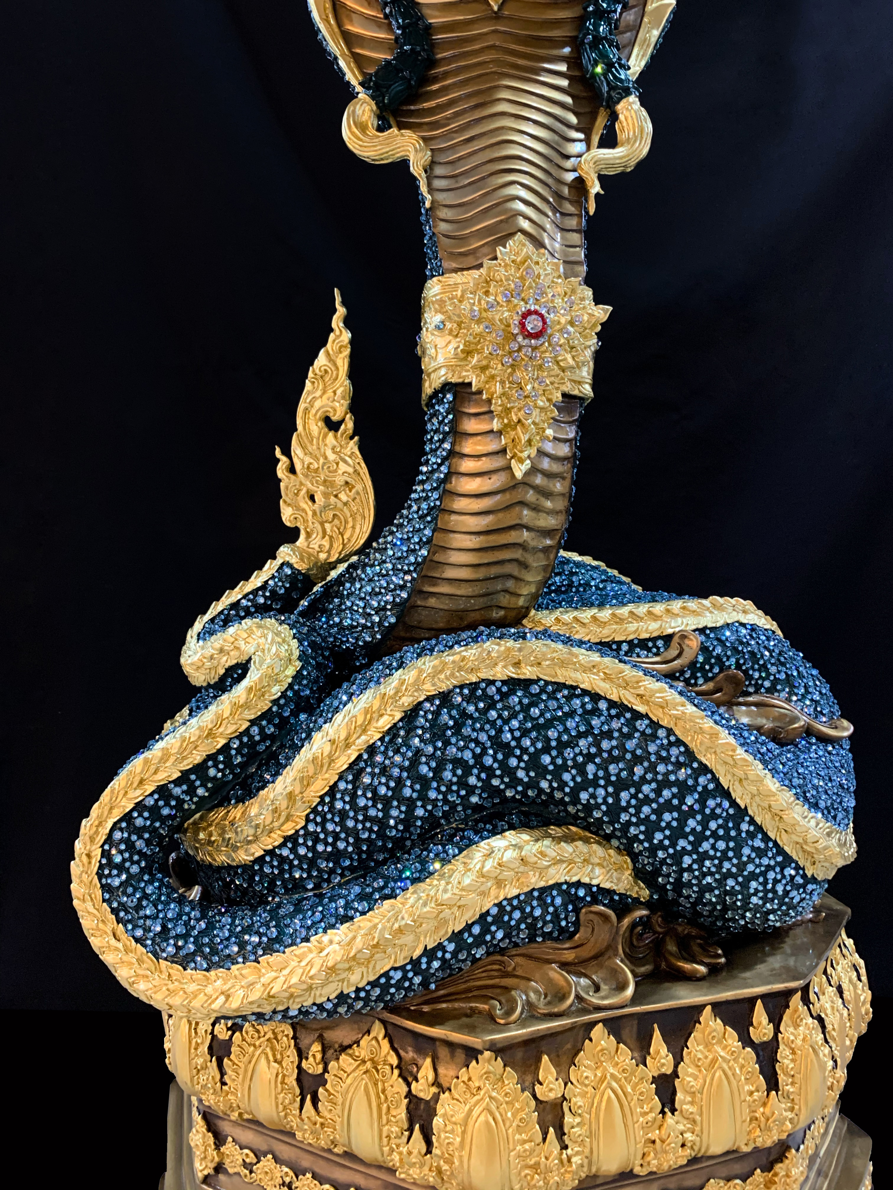 พญานาค สูง 159 cm.