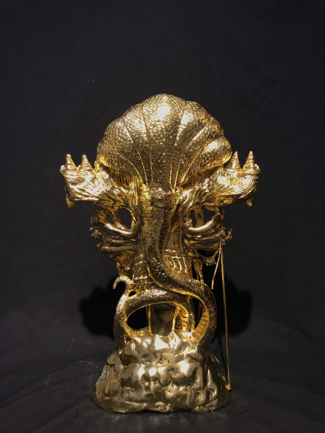 ตัวอย่างงานลงรักปิดทองคำเปลวเต็มองค์