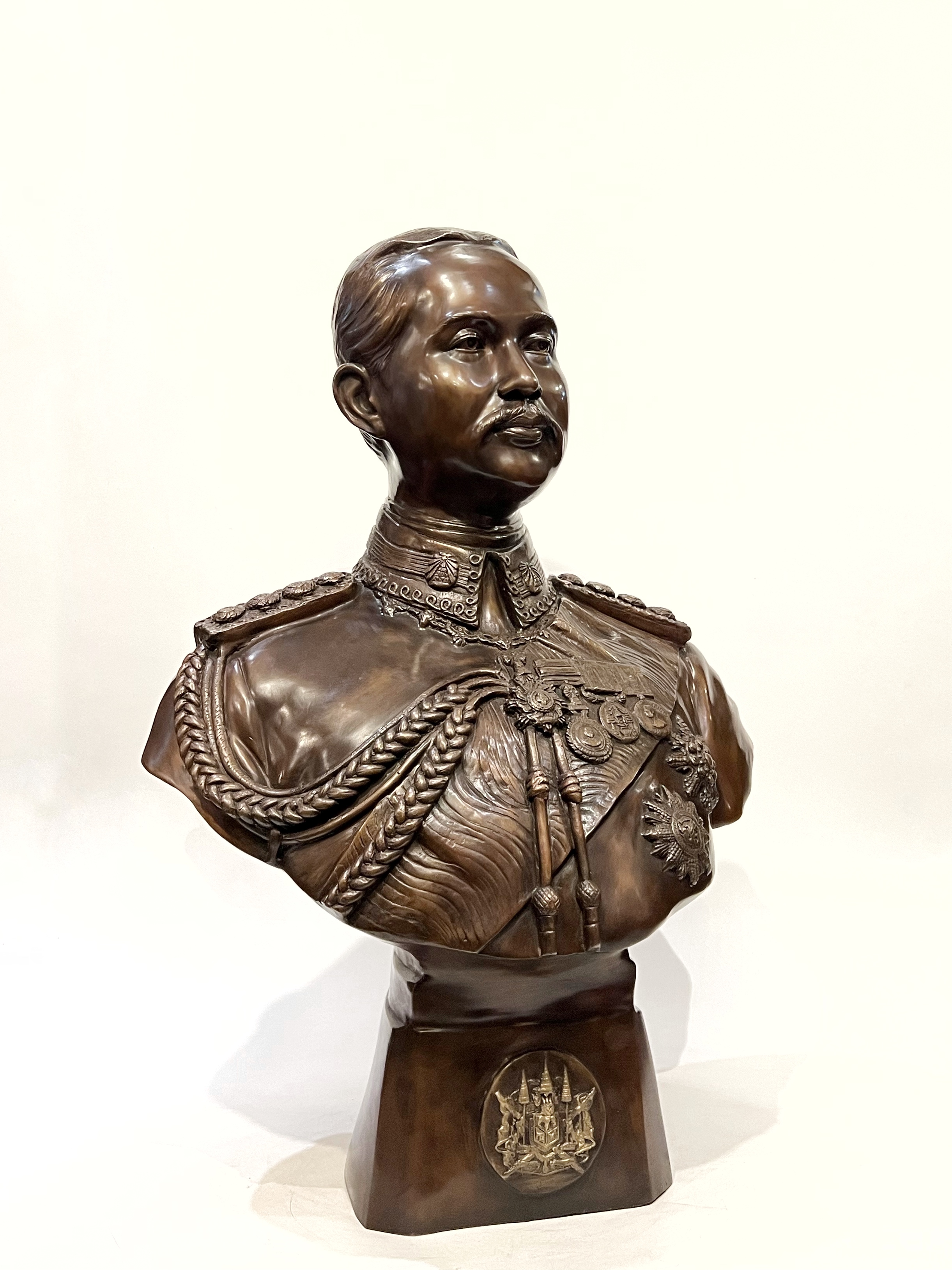 รัชกาลที่ 5 ครึ่งพระองค์ (ขนาดเท่าจริง)