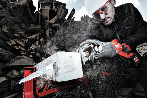 MILWAUKEE รุ่น M18 FSX-501C เลื่อยชักเอนกประสงค์ไร้สาย SUPER SAWZALL™ แรงดัน 18 โวลท์พร้อมเครื่องชาร์จและแบต 18V@5.0AH x 1 ก้อน