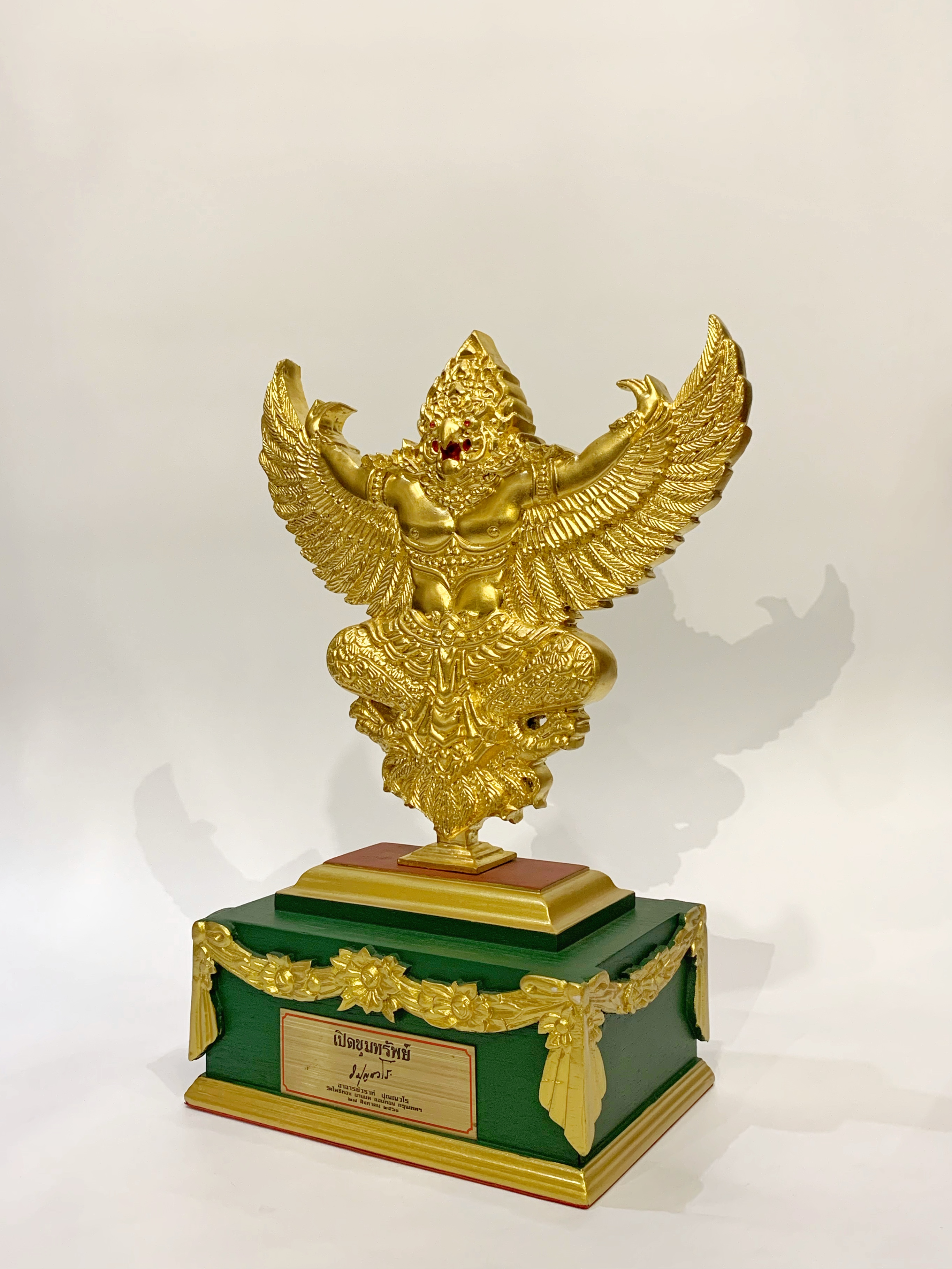 พญาครุฑองค์บูชา รุ่น เปิดขุมทรัพย์