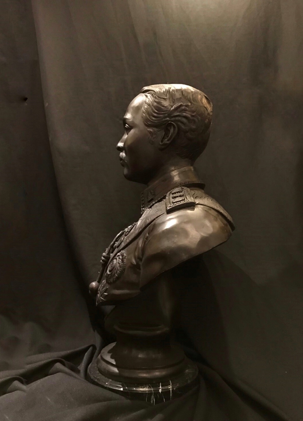 รัชกาลที่ 5 ครึ่งพระองค์ (ขนาดเท่าครึ่ง)