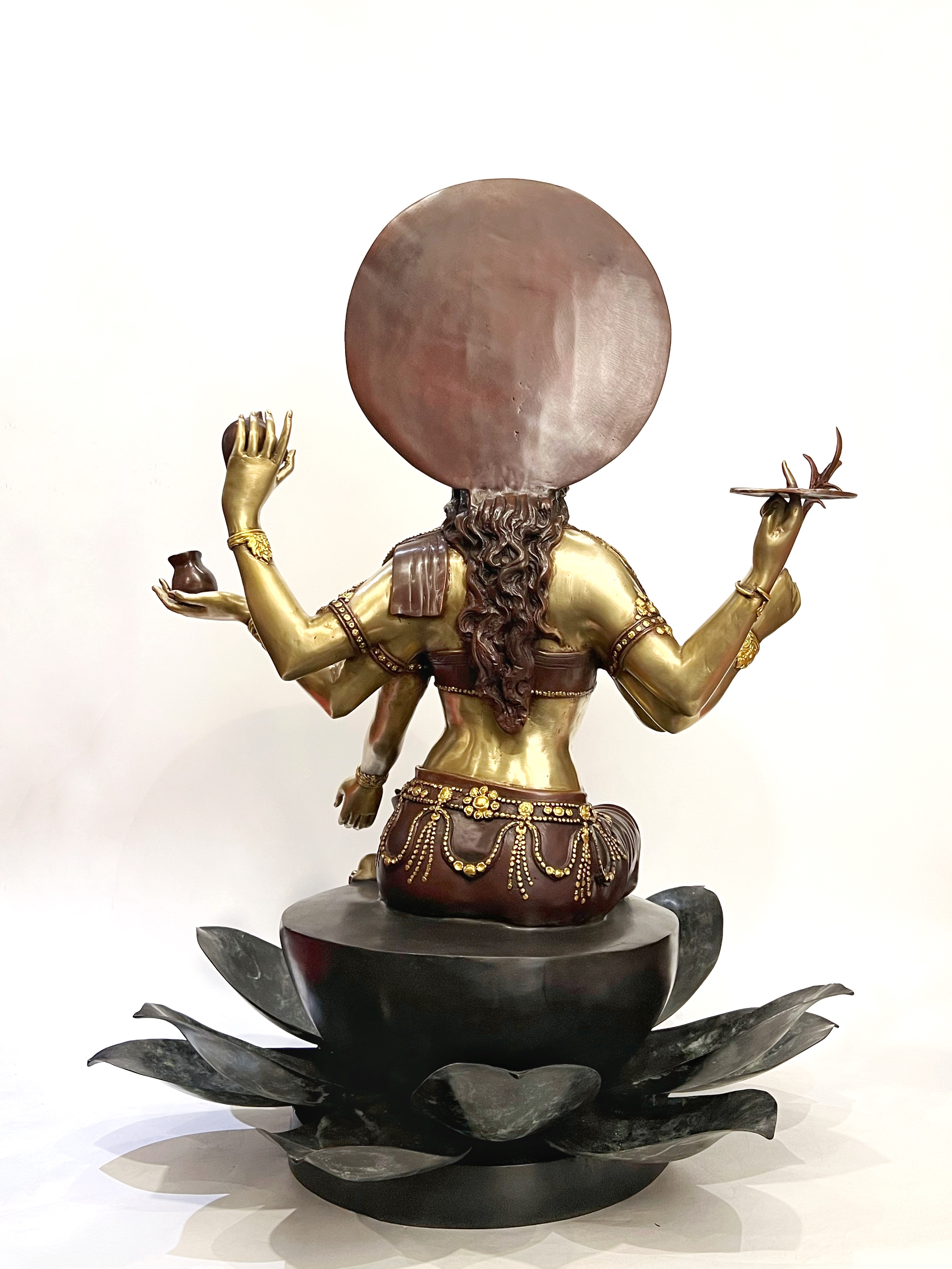 พระแม่ลักษมี หน้าตัก 16 นิ้ว