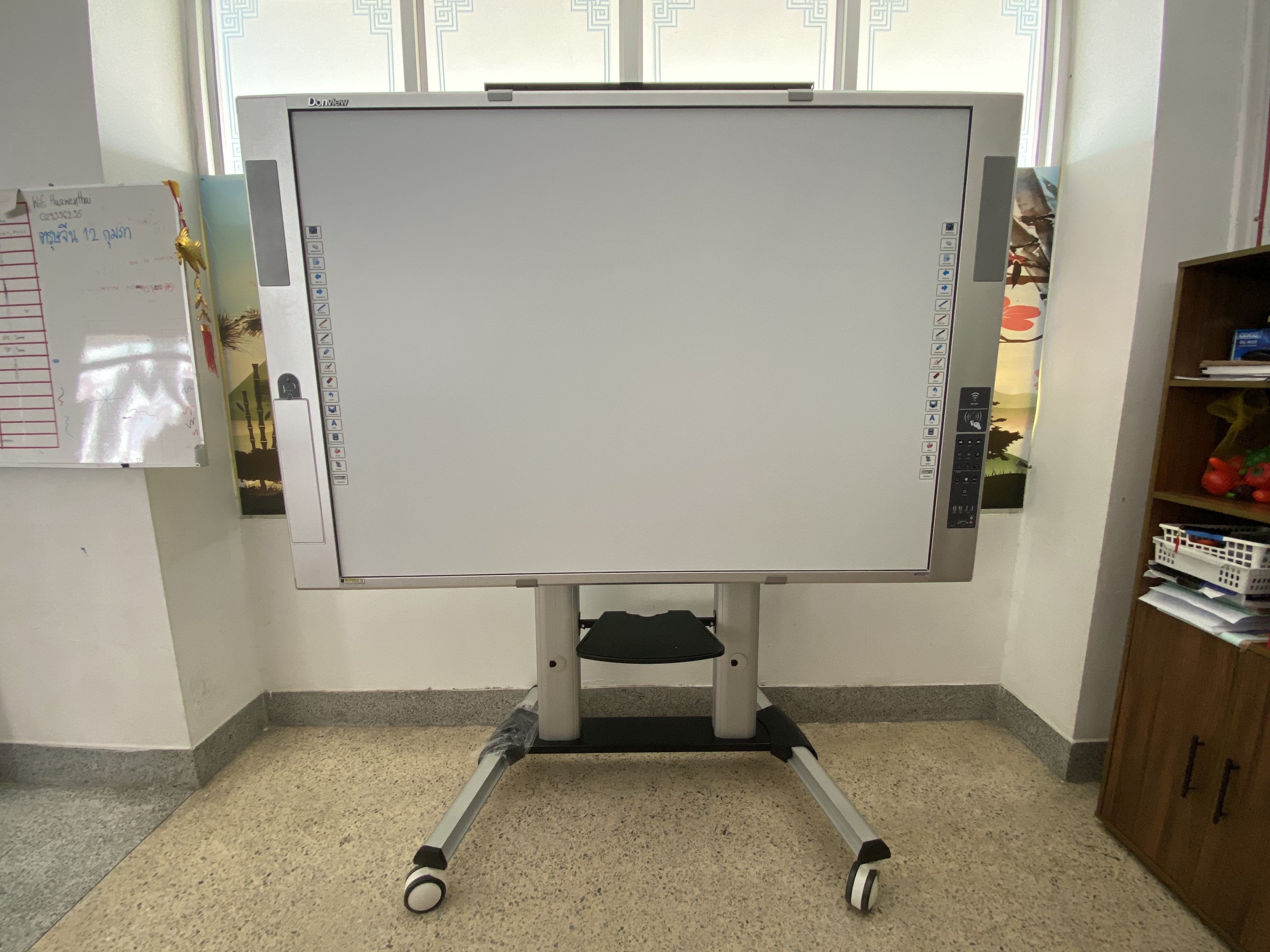 JMTVSTAND MT-F8200 ขาตั้งพื้นทีวีมีล้อเลื่อน(TV Stand) วัสดุ Aluminium อลูมิเนียม แบบล้อเลื่อนปรับสูง/ต่ำได้ 55"-98" นิ้ว{รับประกันสินค้า 3 ปี}0964746498