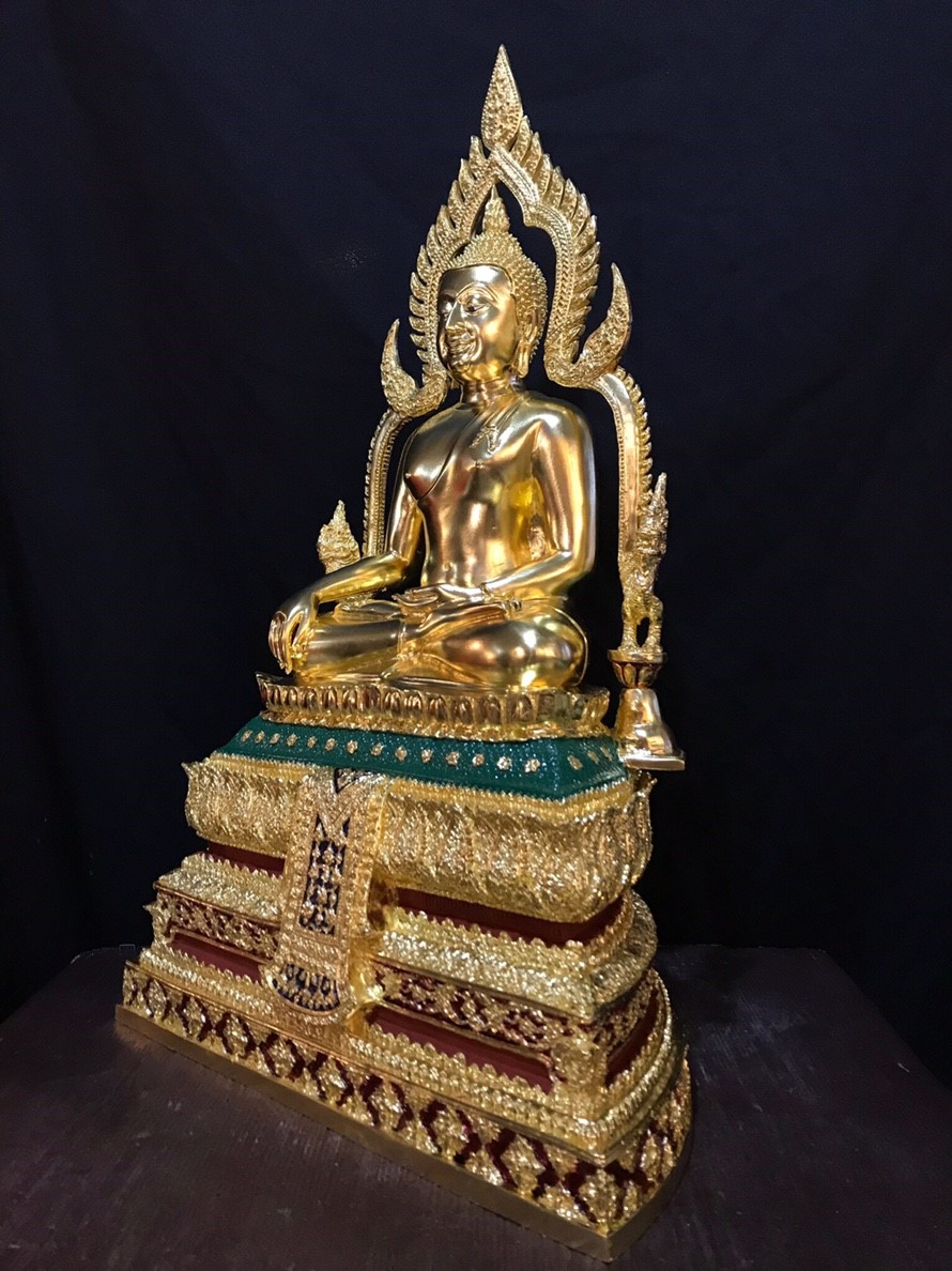 หลวงพ่อเพชร หน้าตัก 9 นิ้ว