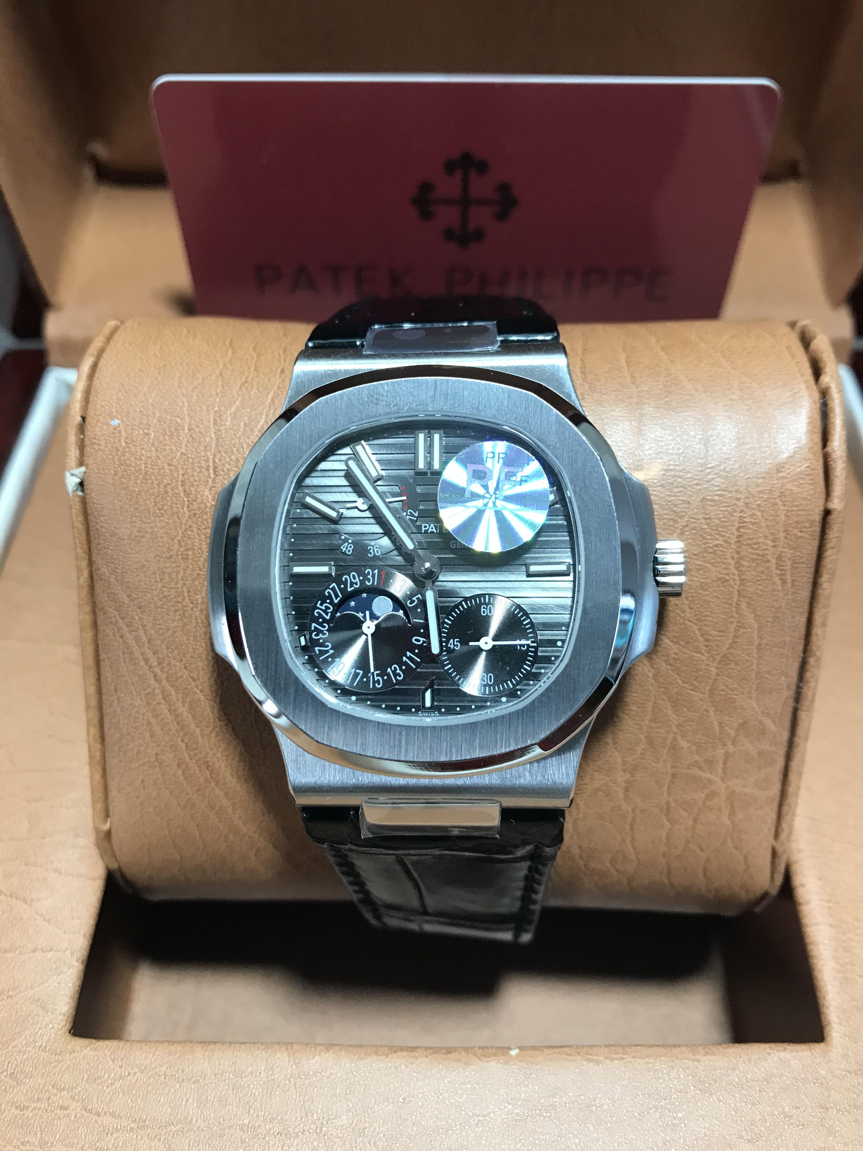 Patek Philippe Nautilus 5712G-001 (Swiss)