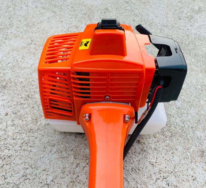 เครื่องตัดหญ้า 2 จังหวะ รุ่น48F 63cc. (ก้านข้อแข็ง)