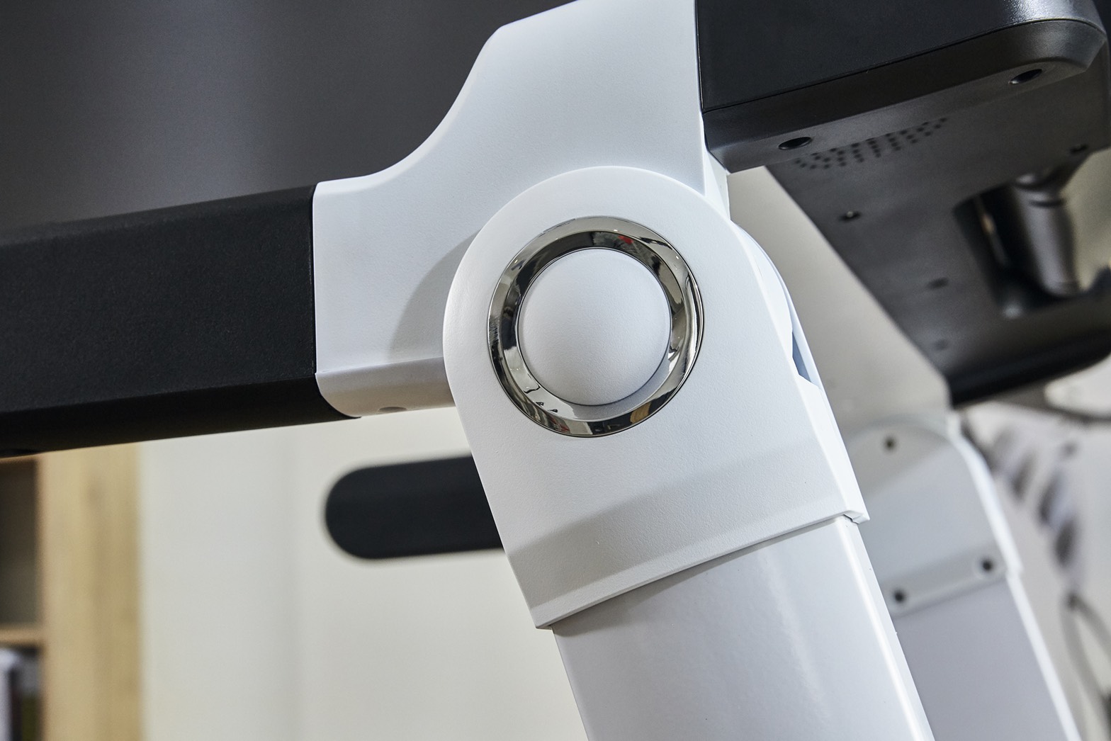 ลูวิ่งไฟฟ้ามอเตอร์3.5แรงม้า T60 Pro World master fitnessเล่น WiFi เชื่อมต่อinternetได้ มอเตอร์DC 3.5แรงม้า รองรับน้ำหนักผู้ใช้135KG