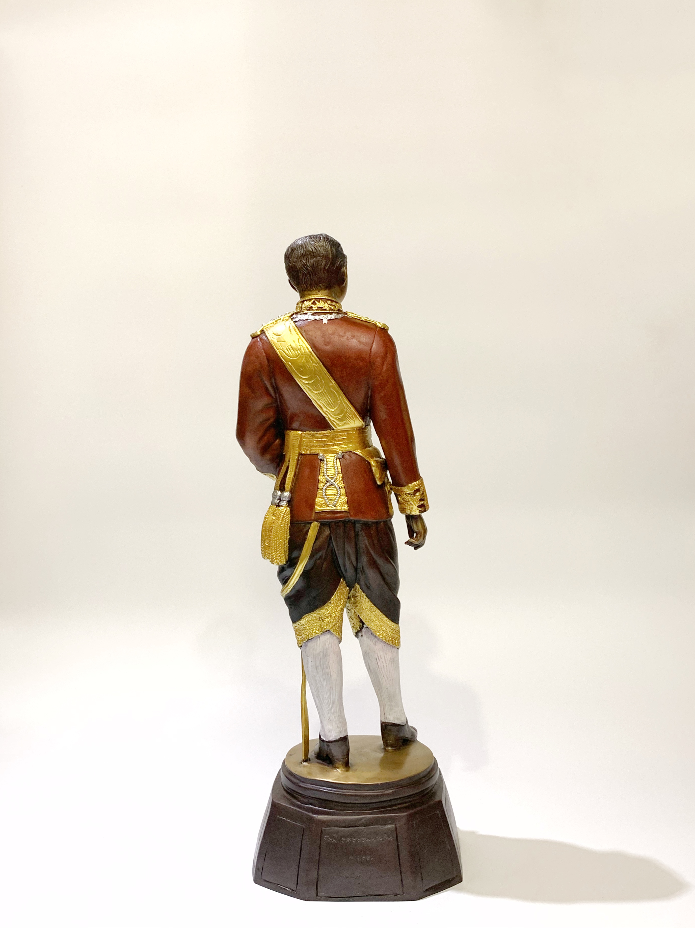 รัชกาลที่ 5 หน้าตัก 9 นิ้ว