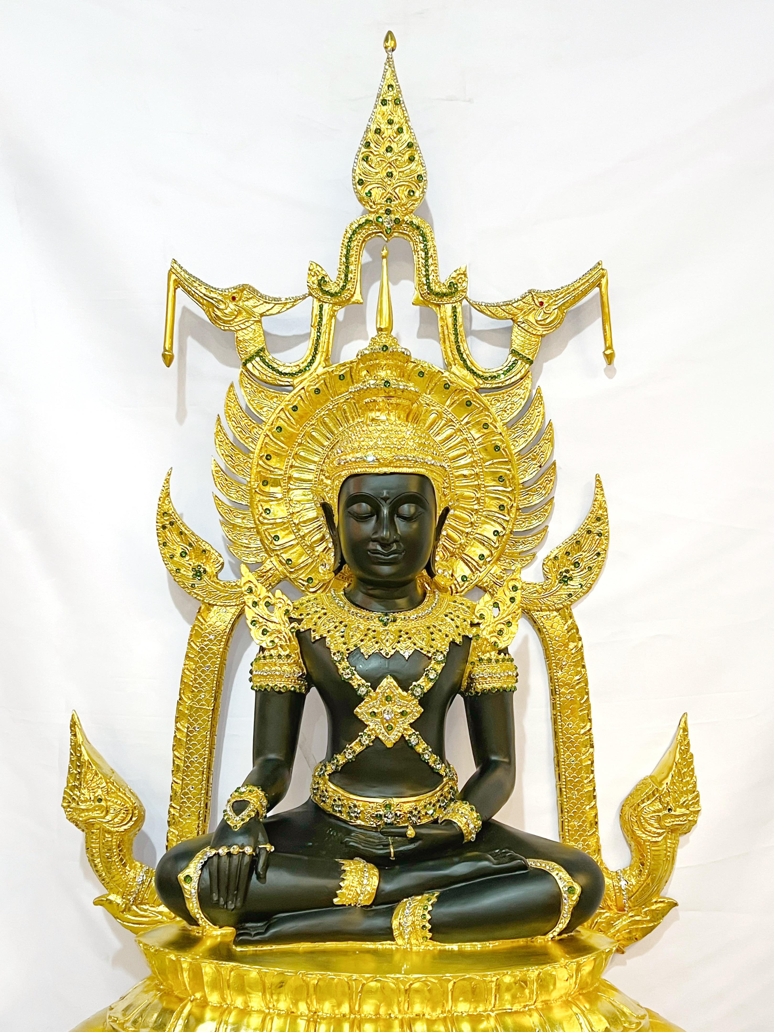 สมเด็จองค์ปฐม หน้าตัก 16 นิ้ว