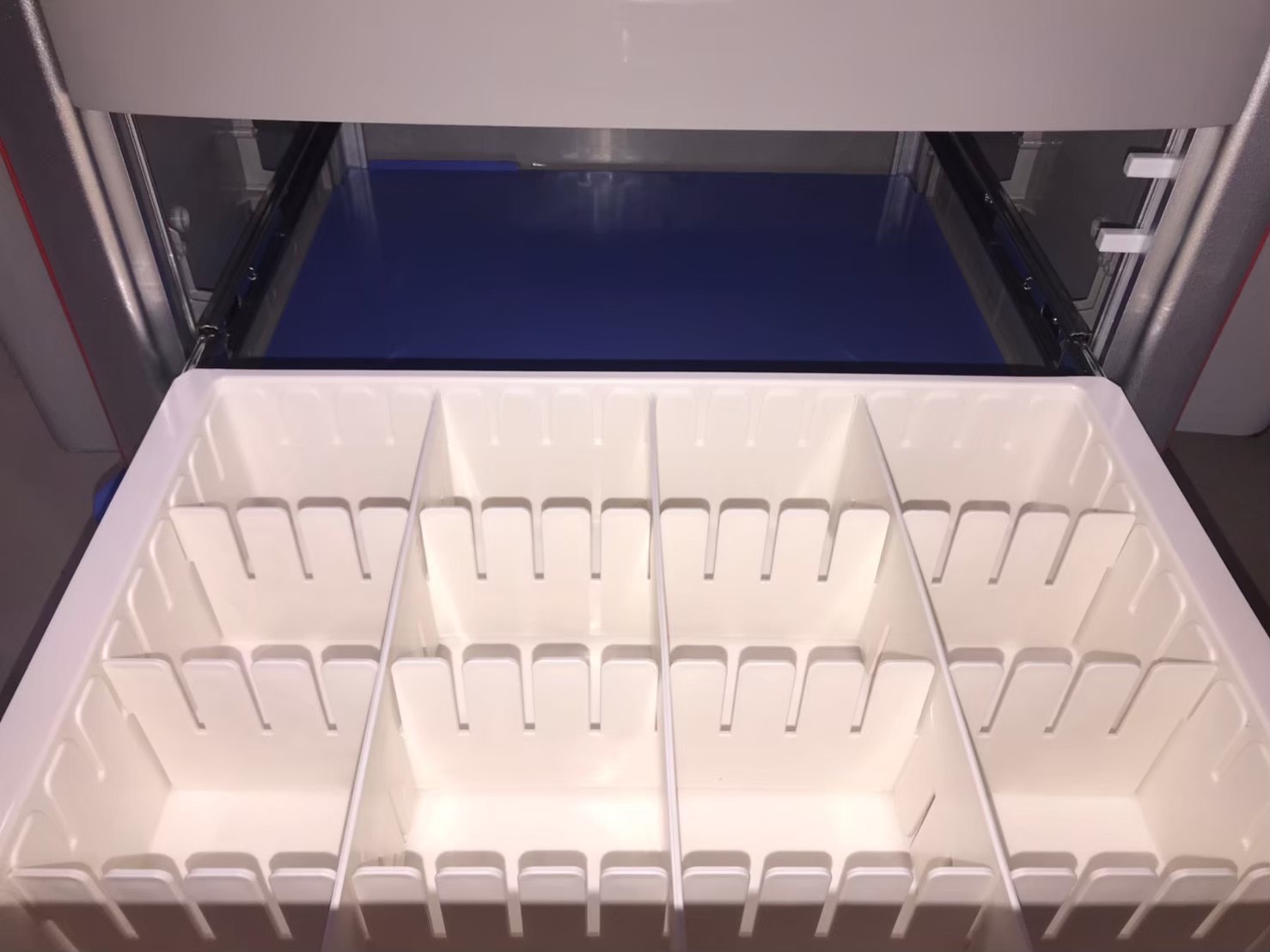 รถเข็นพยาบาลฉุกเฉินช่วยชีวิต Emergency Cart มีที่สำหรับตั้ง Laptop รุ่น SL-F09-2