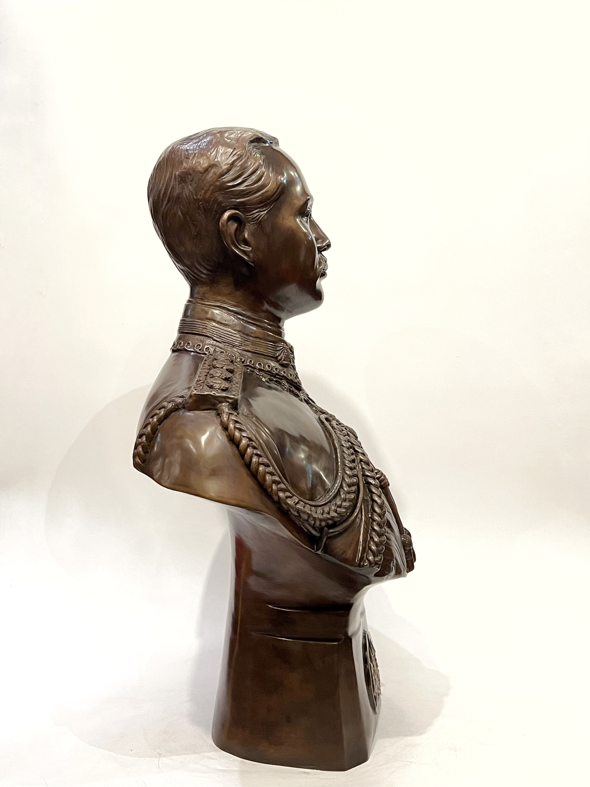 รัชกาลที่ 5 ครึ่งพระองค์ (ขนาดเท่าจริง)