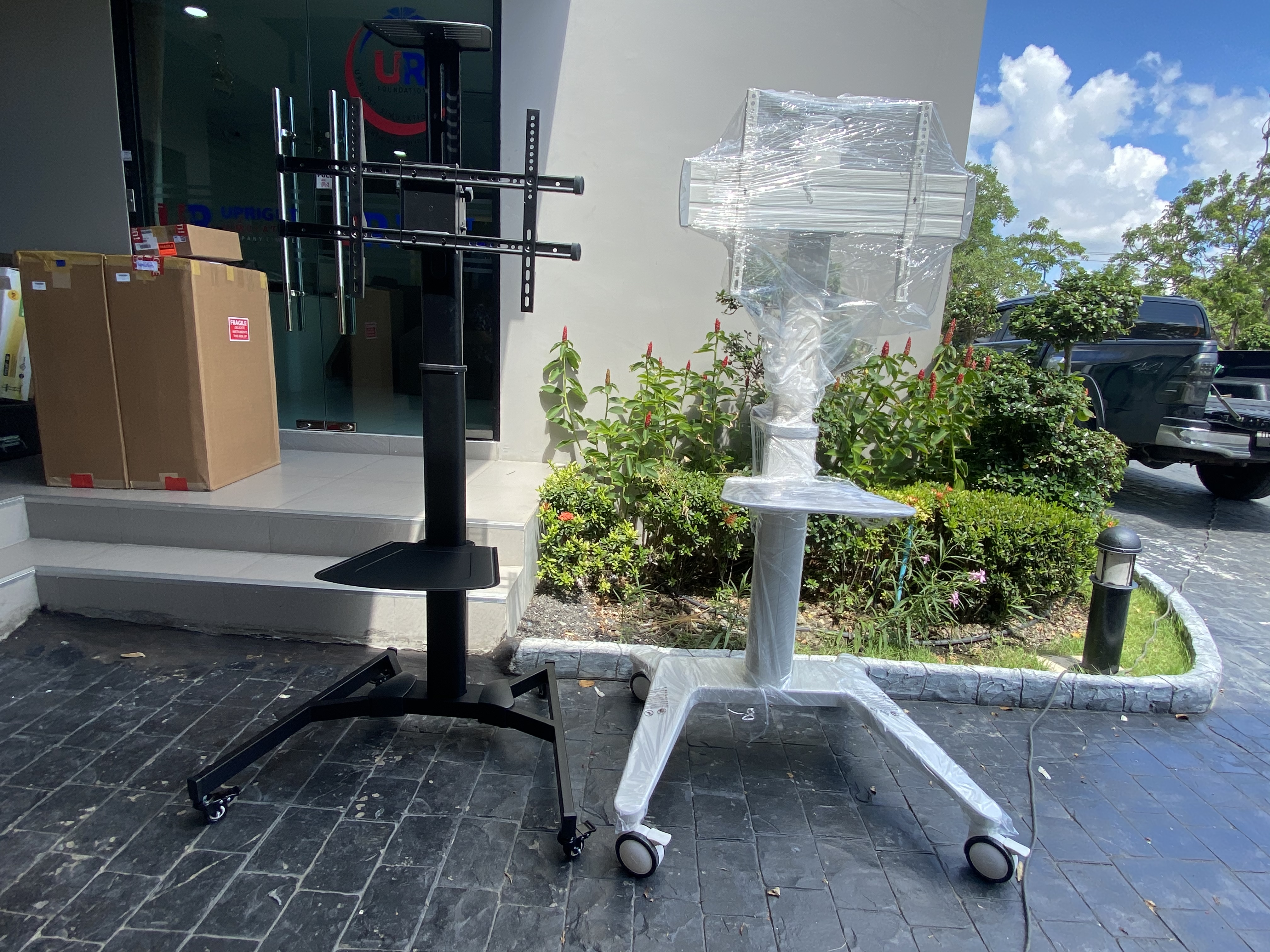 JMTVSTAND MT-F9200ขาตั้งพื้นทีวีมีล้อเลื่อน วัสดุอลูมิเนียม {สีขาว} รูปทรงสวยงาม ทันสมัย รองรับทีวีขนาด 37"-75"นิ้ว{รับประกัน 3ปี0964746498 }