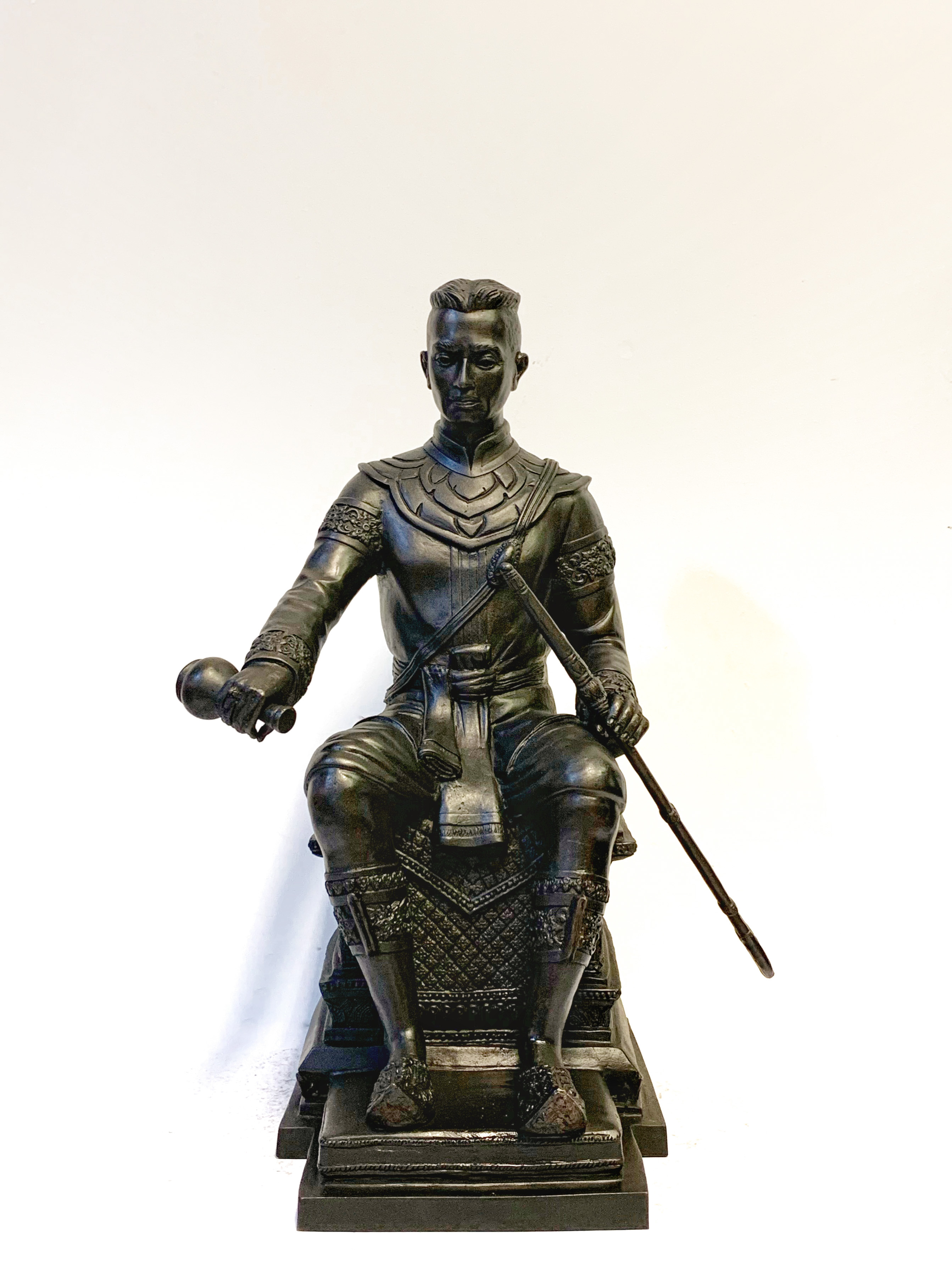 พระนเรศวรมหาราช นั่งบัลลังก์ หลั่งทักษิโณทก หน้าตัก 9 นิ้ว