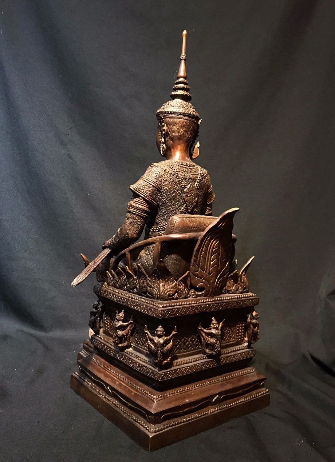 รัชกาลที่ 5 นั่งบัลลังก์ หน้าตัก 14 นิ้ว