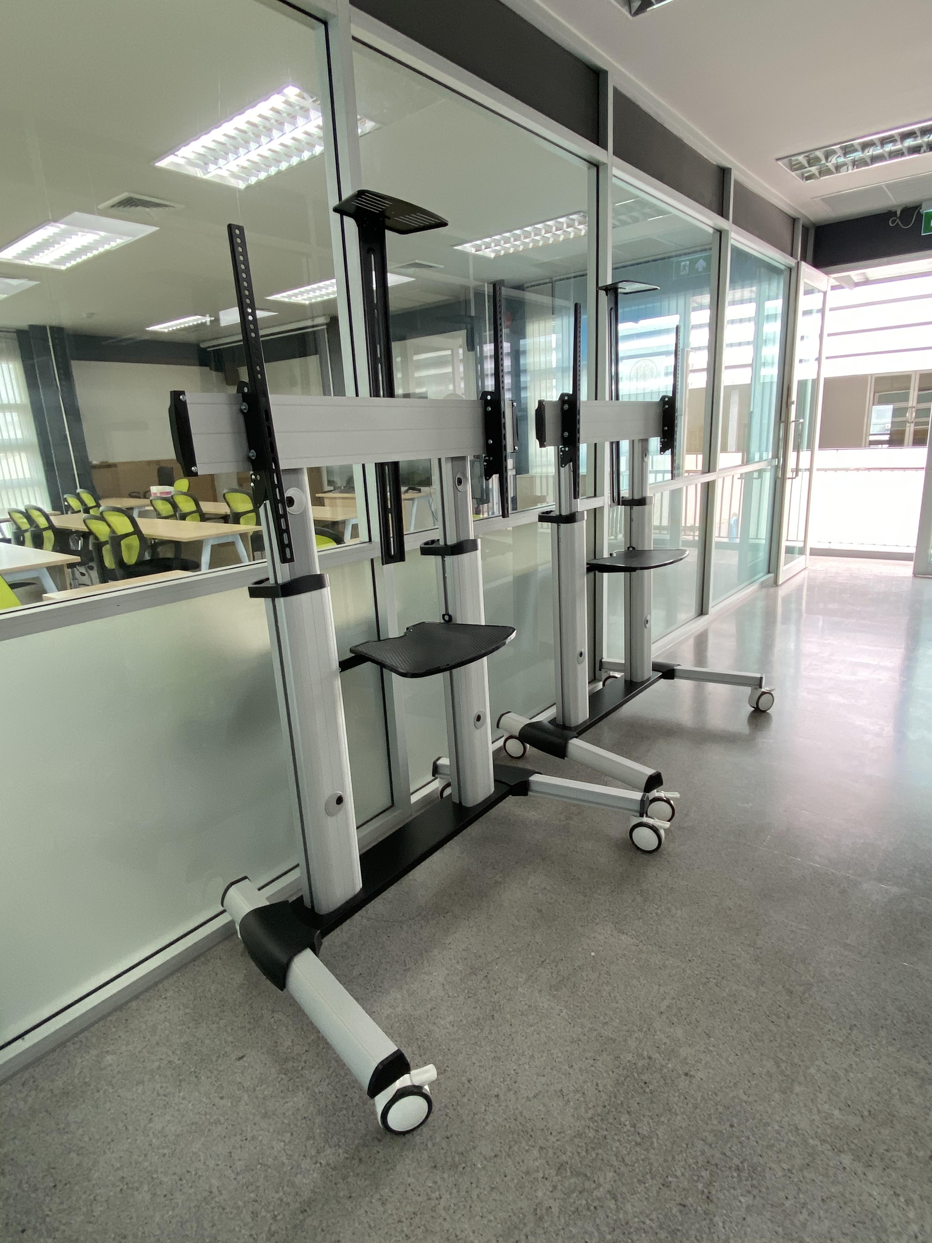 JMTVSTAND MT-F8200 ขาตั้งพื้นทีวีมีล้อเลื่อน(TV Stand) วัสดุ Aluminium อลูมิเนียม แบบล้อเลื่อนปรับสูง/ต่ำได้ 55"-98" นิ้ว{รับประกันสินค้า 3 ปี}0964746498