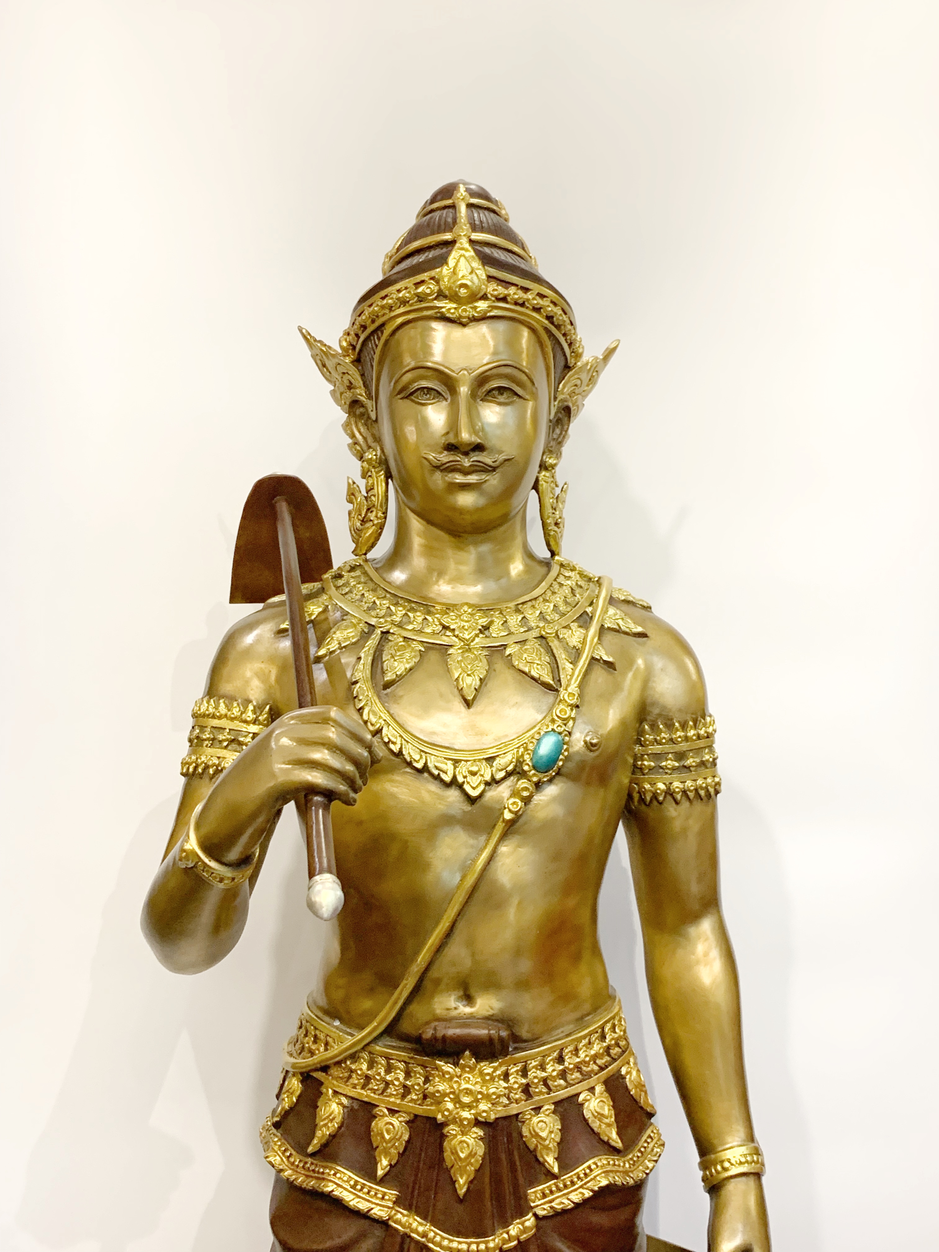 พระวิษณุกรรม หน้าตัก 16 นิ้ว (ถือผึ่งถากไม้)