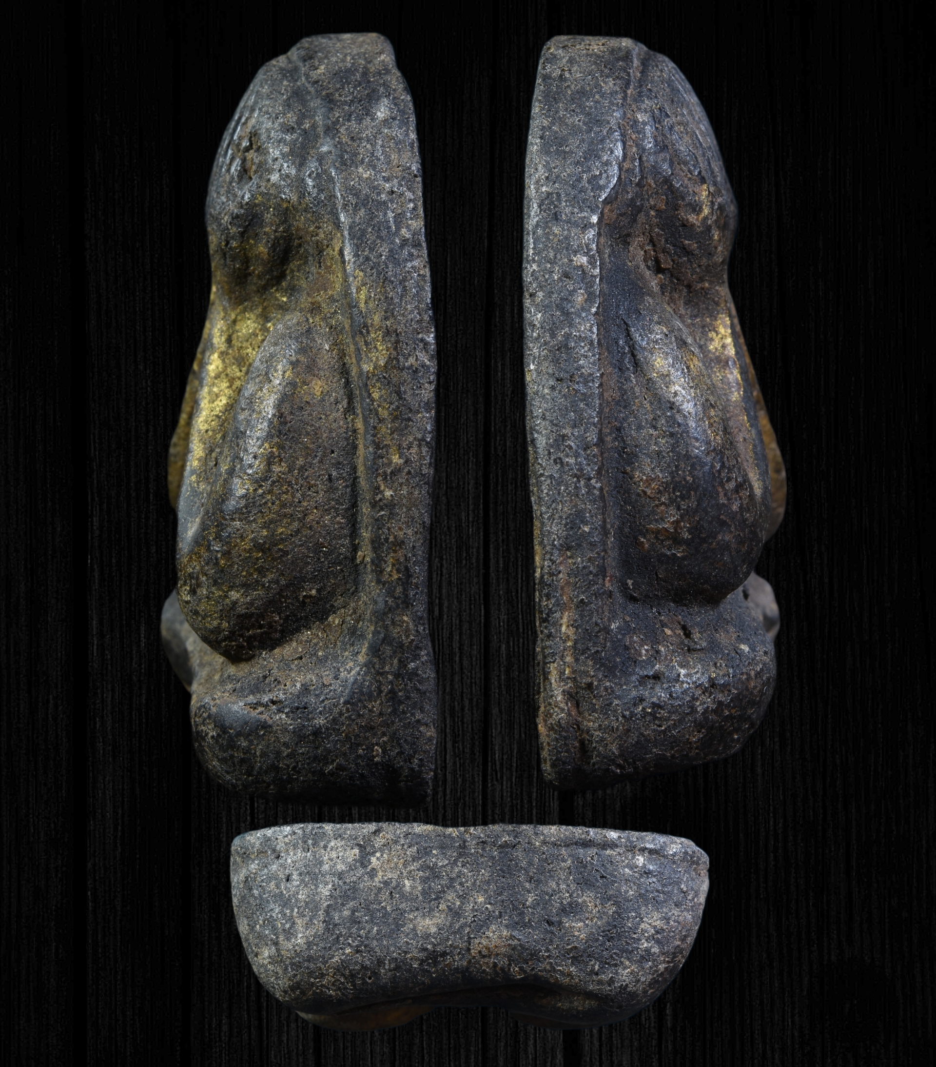 พระปิดตา เนื้อผงคลุกรัก องค์ใหญ่