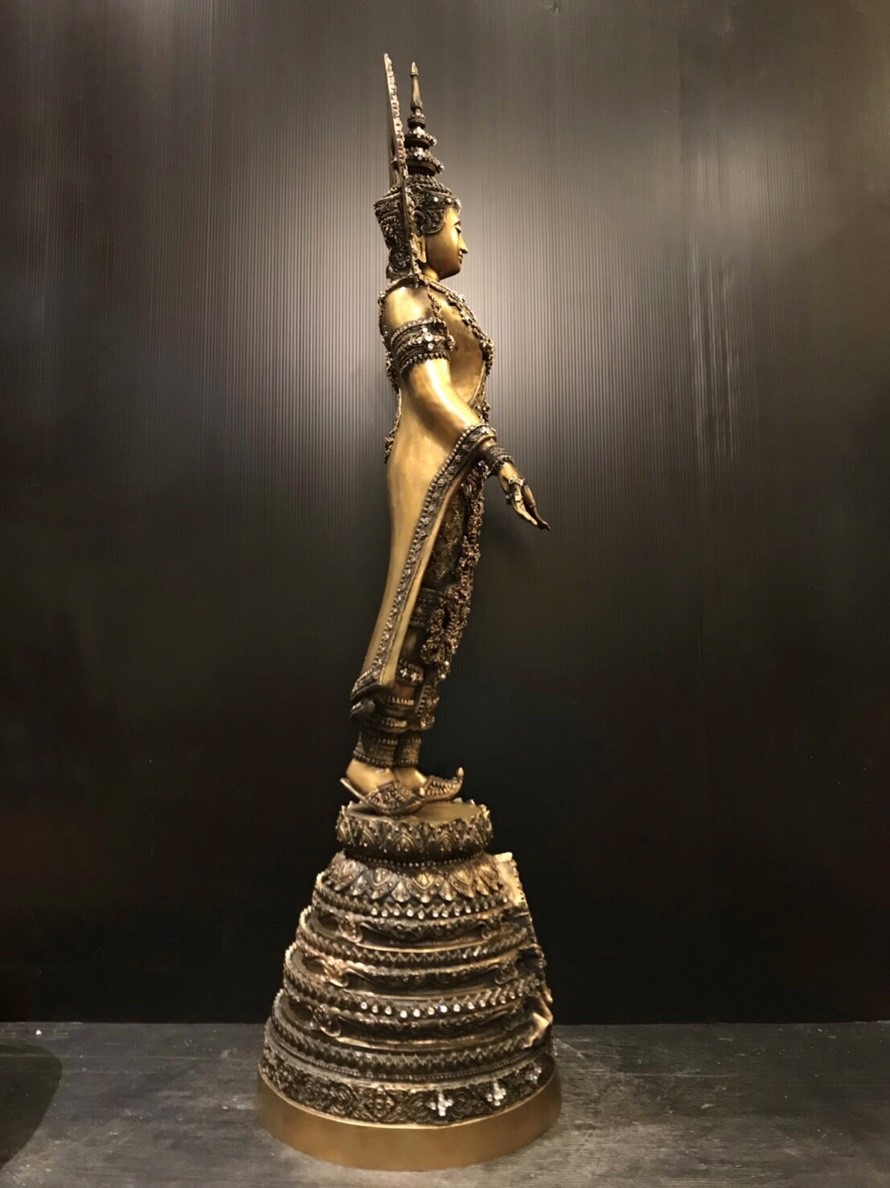 พระพุทธมหาจักรพรรดิ ปางเปิดโลก สูง 32 นิ้ว