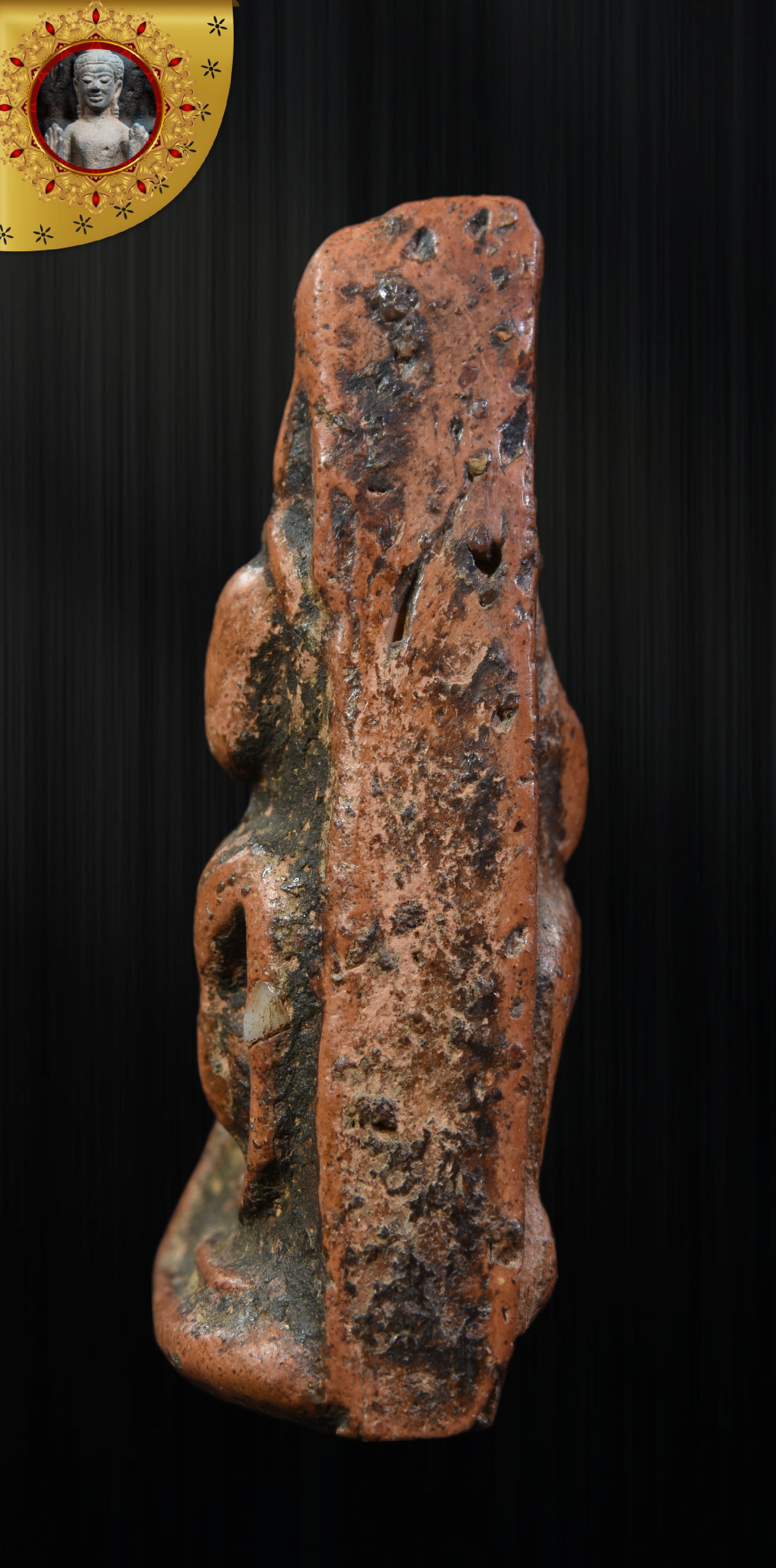 พระนางพญาพิมพ์เข่าตรง หลังนางพญา