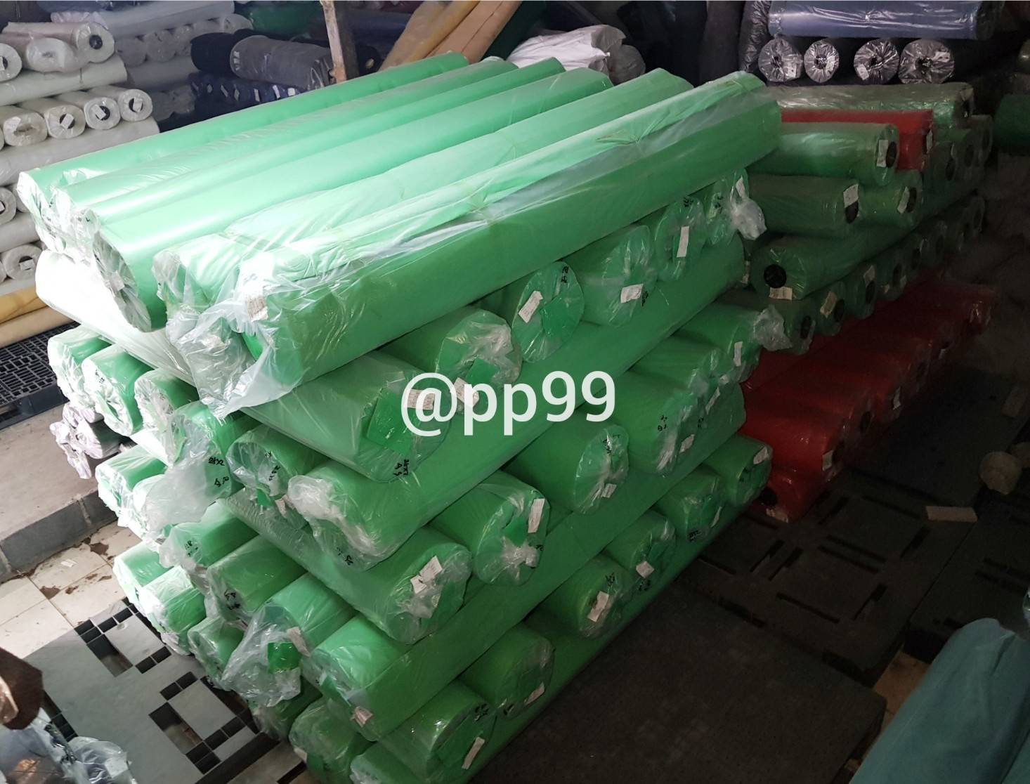 พรมอัดเรียบ สีเขียว เป็นพรมปูพื้น ราคาถูก กว้าง 1.5m. แบ่งขาย ราคาพรมเมตรละ 199 บาท