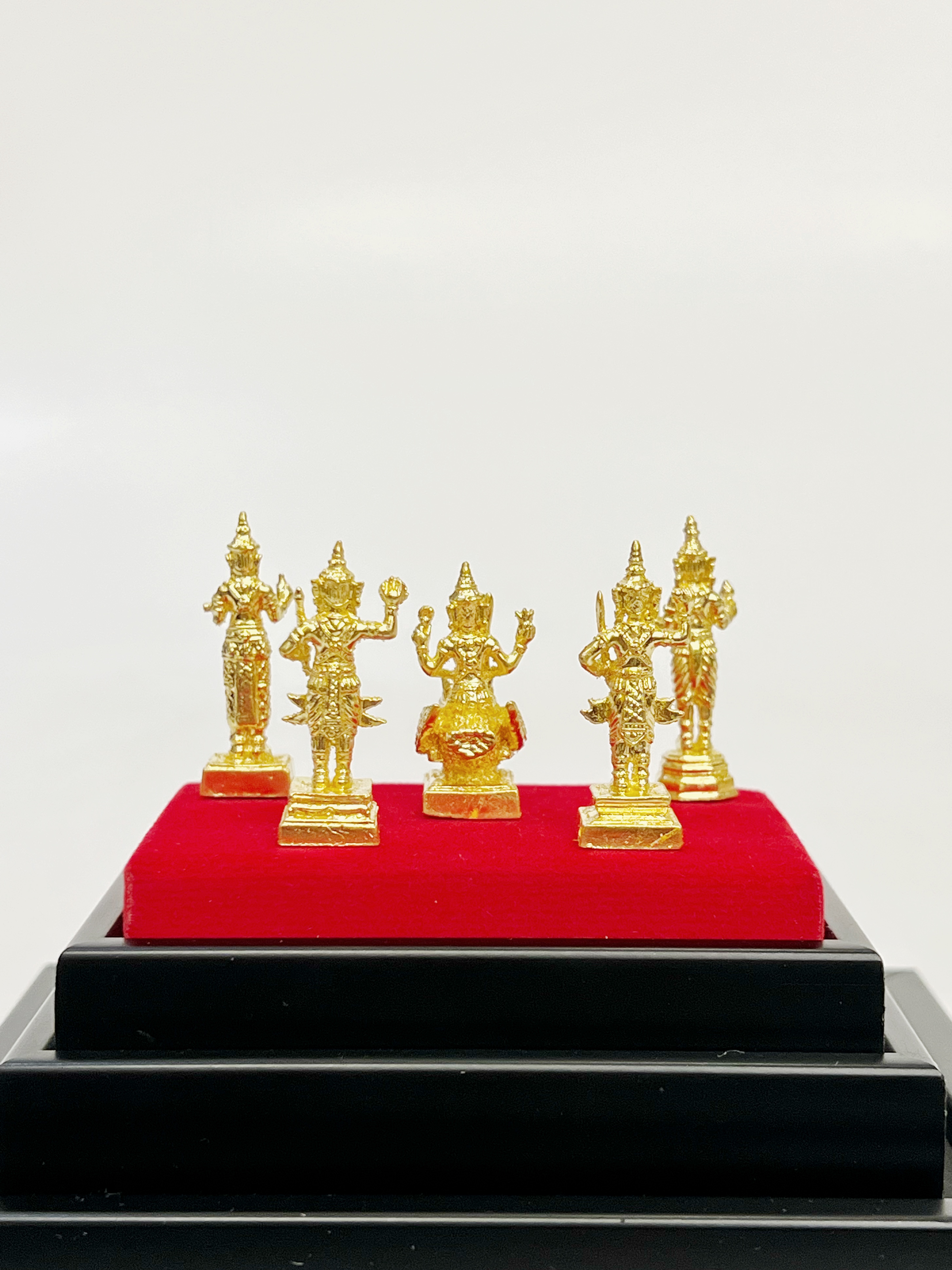 ชุด องค์เทพารักษ์ศักดิ์สิทธิ์ ศาลหลักเมืองกรุงเทพมหานคร