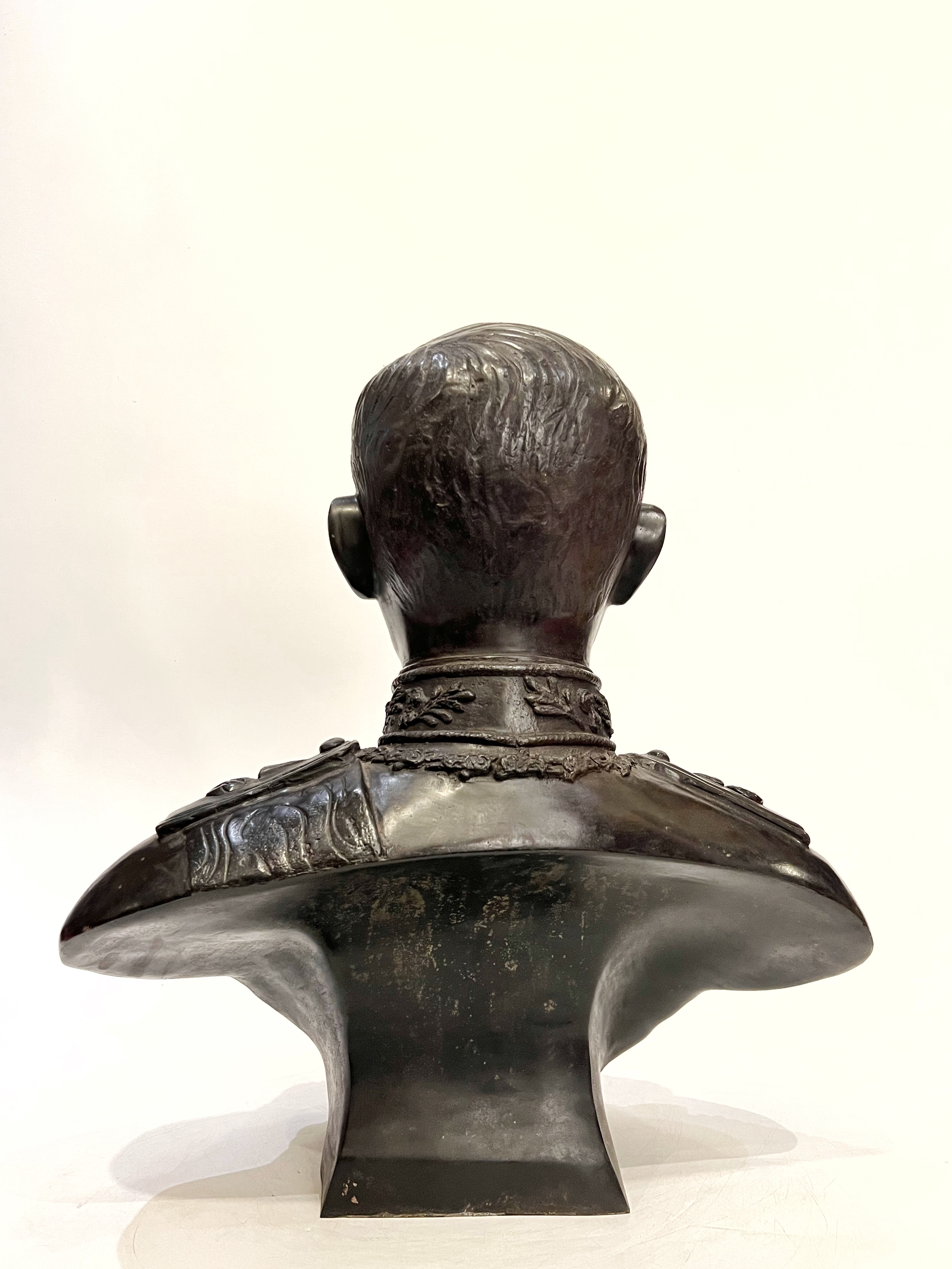 รัชกาลที่ 6 ครึ่งพระองค์