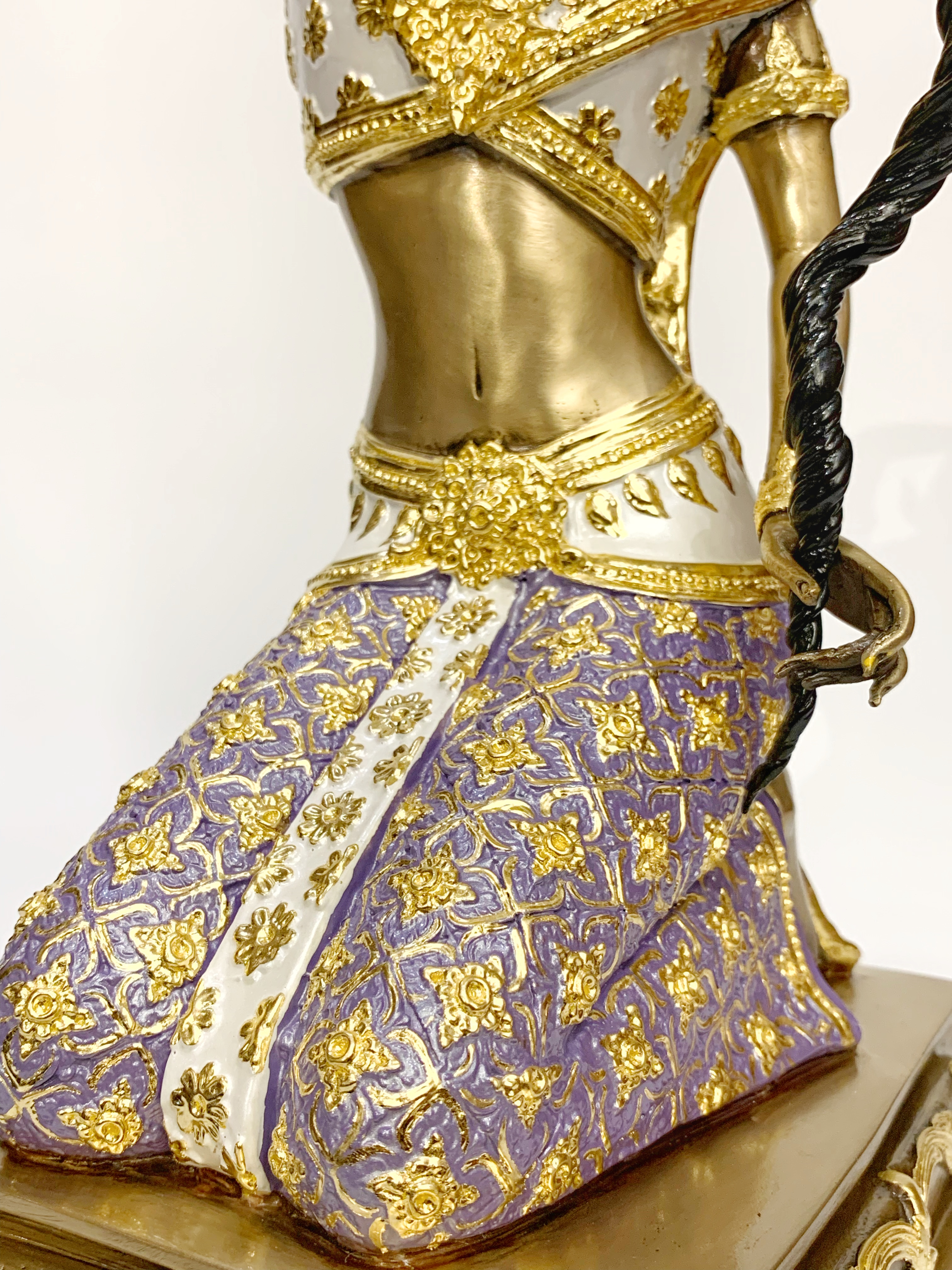 พระแม่ธรณีบีบมวยผม หน้าตัก 9 นิ้ว