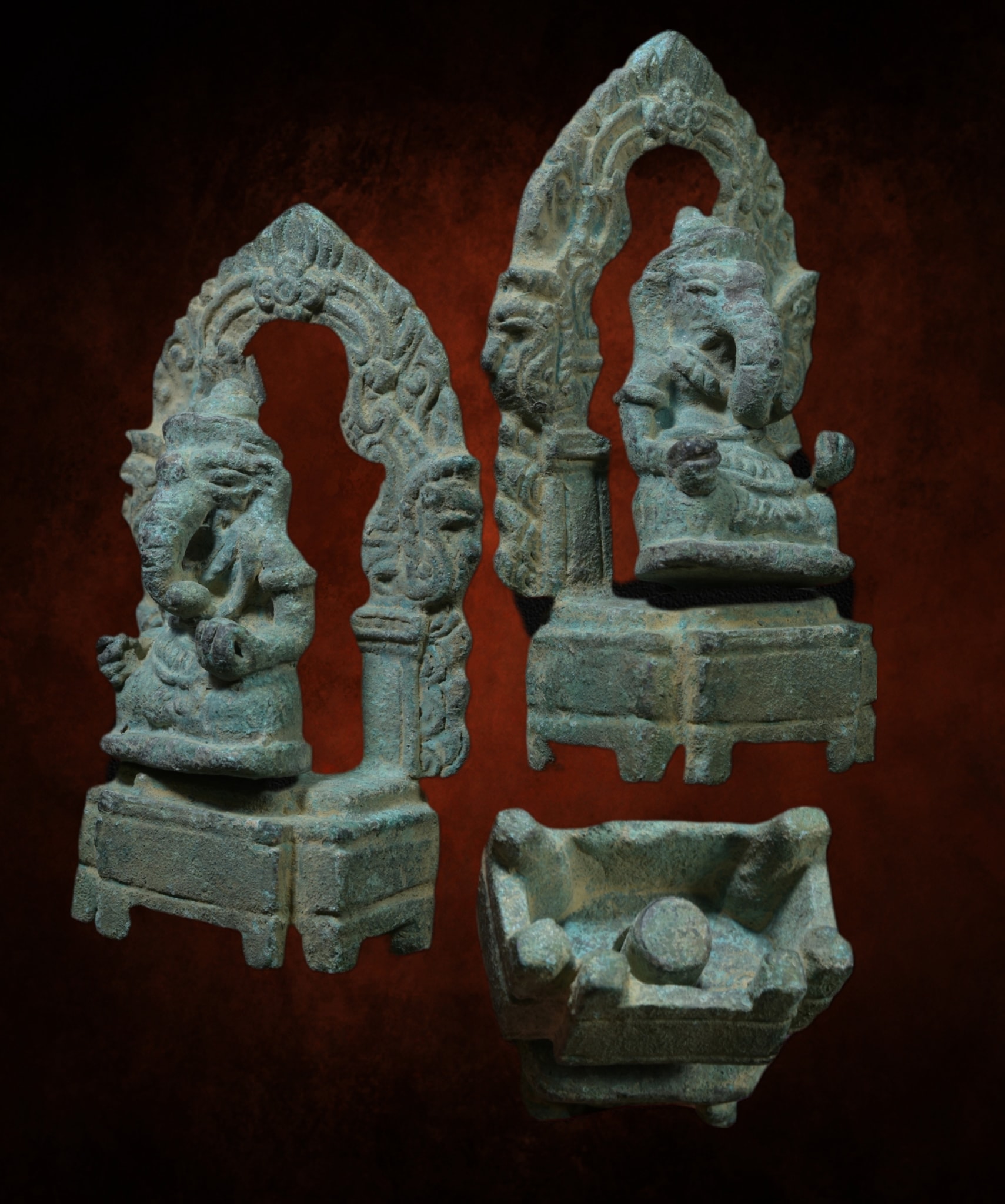 พระพิฆเนศนั่งซุ้ม เนื้อสำริดสนิมเขียว