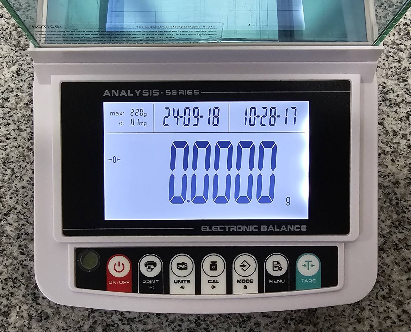 เครื่องชั่งละเอียด 220 g. ค่าละเอียด 0.0001 g.