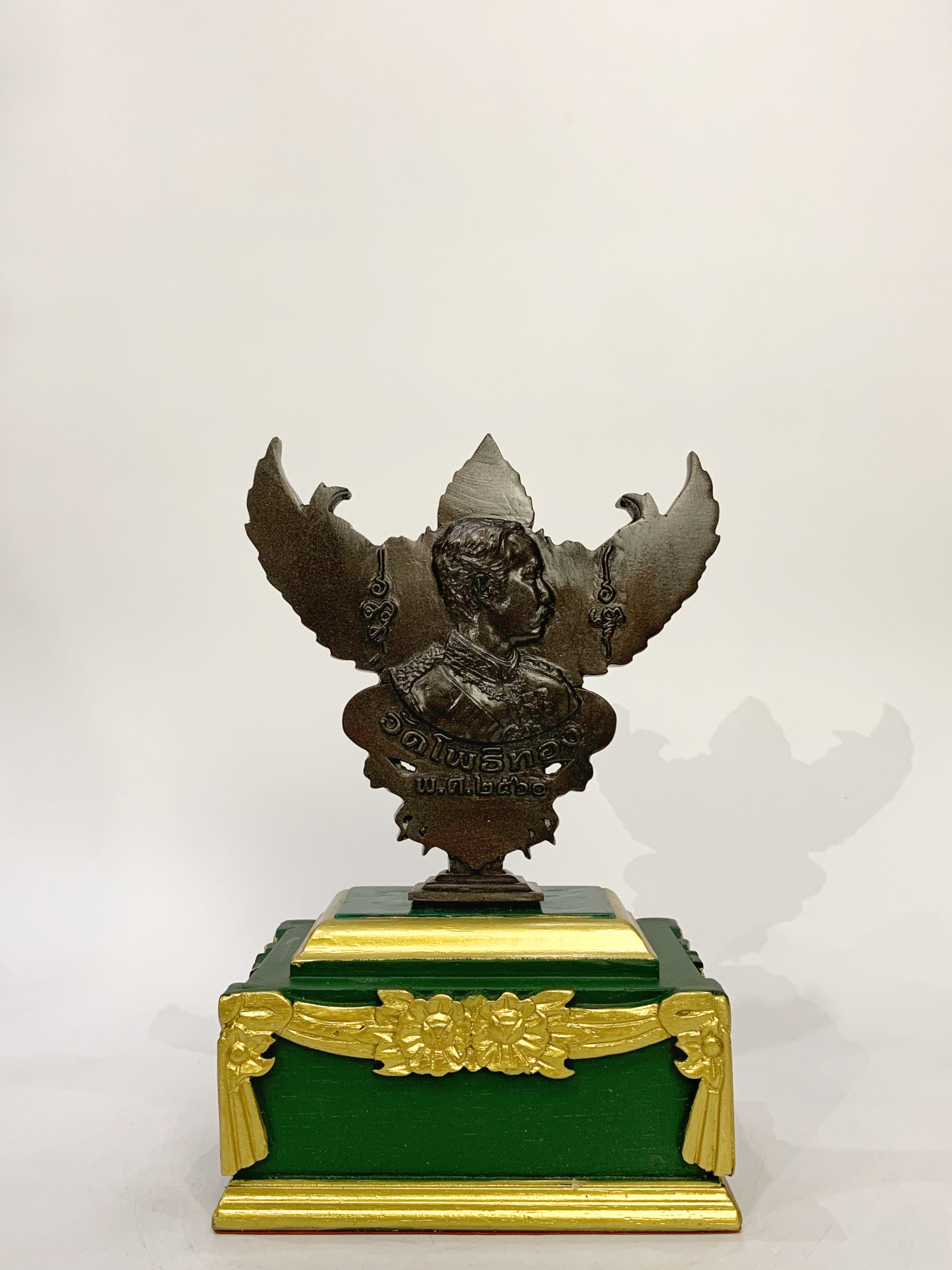 พญาครุฑองค์บูชา รุ่น เปิดขุมทรัพย์