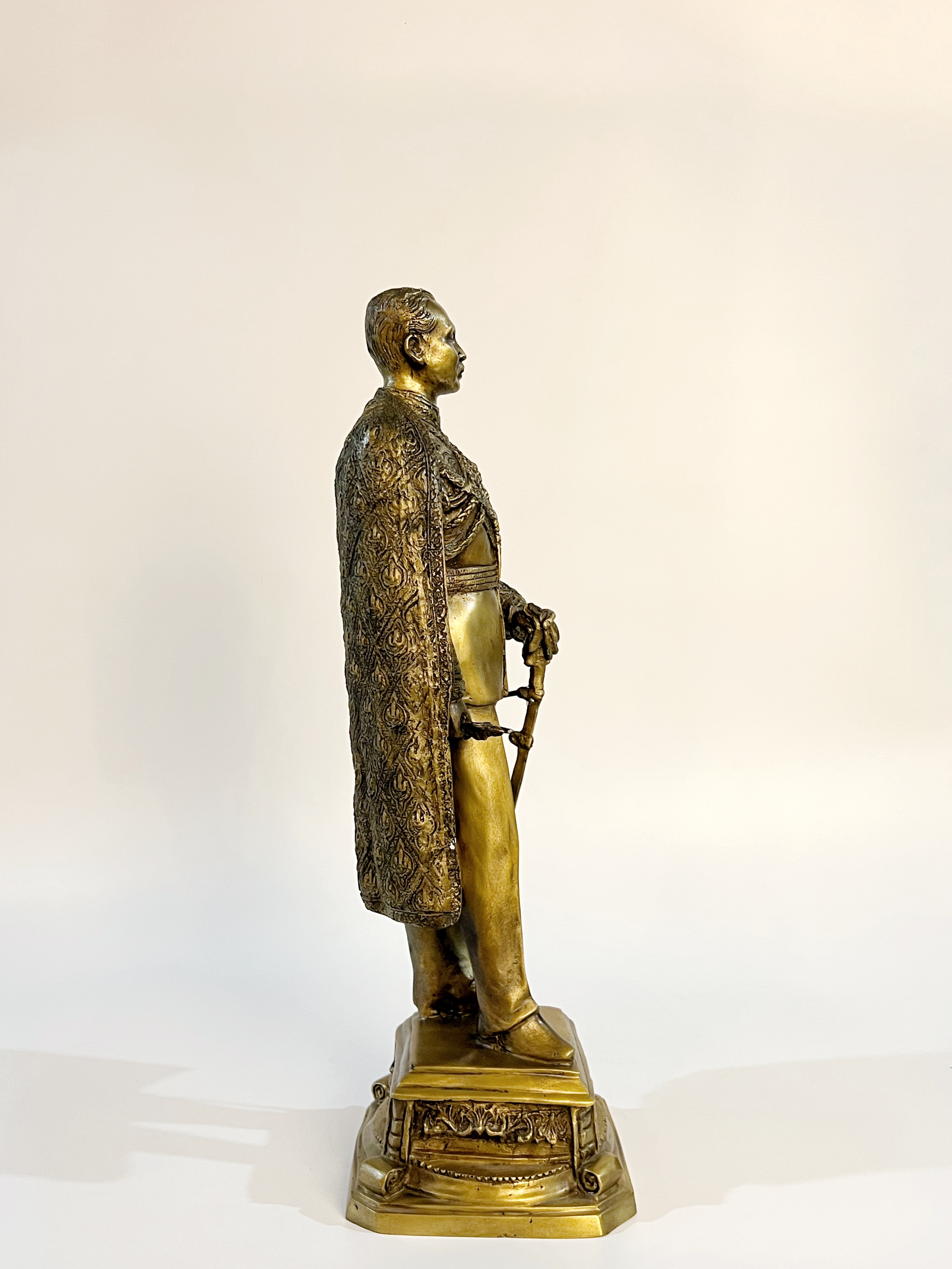 รัชกาลที่ 5 หน้าตัก 9 นิ้ว (กองทัพภาค2)