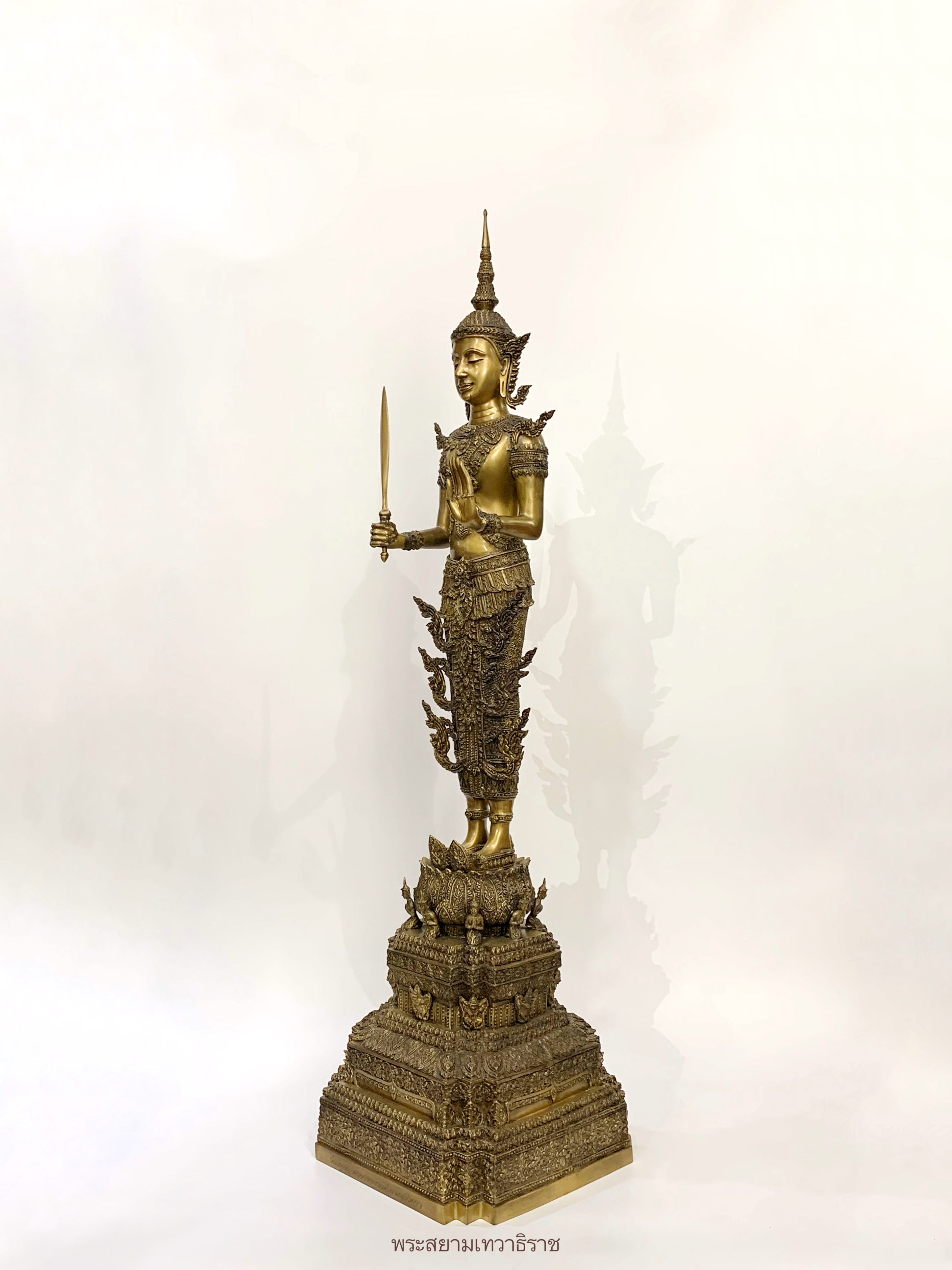 พระพุทธรูป ทรงเครื่องจักพรรดิ์ หน้าตัก 9 นิ้ว (ครบทั้ง 13 ปาง)