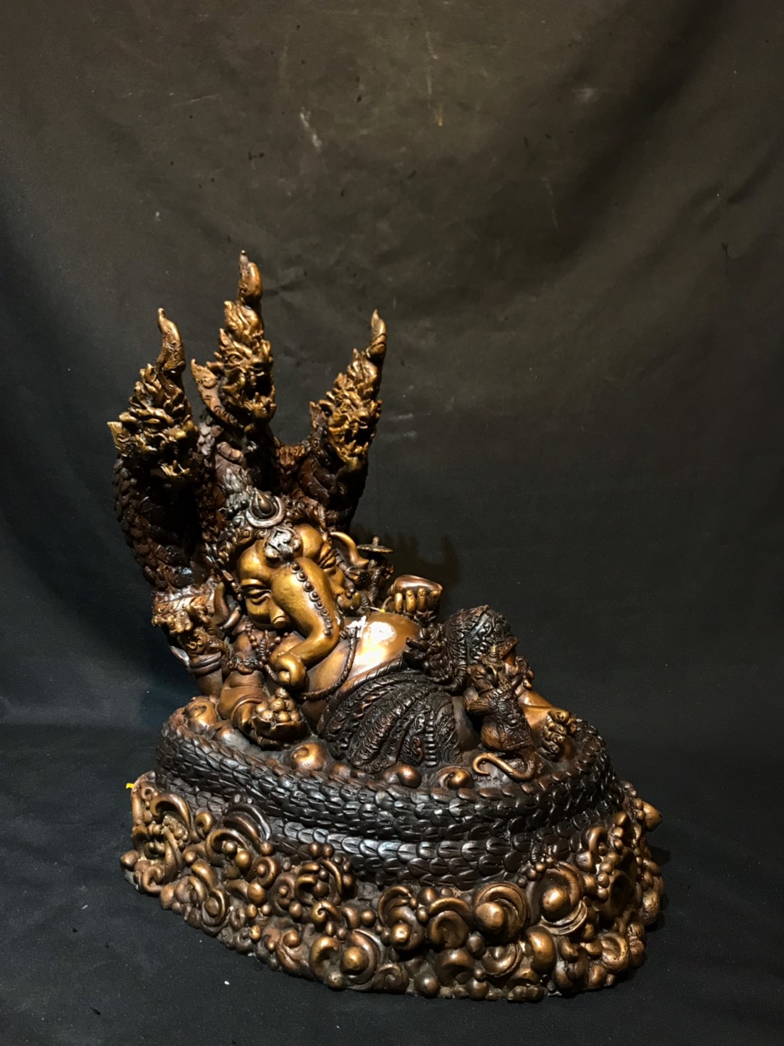 พระพิฆเนศ ปางเสวยสุข ทรงบัลลังก์พญาจันทรคุปต์นาคราช หน้าตัก 9 นิ้ว