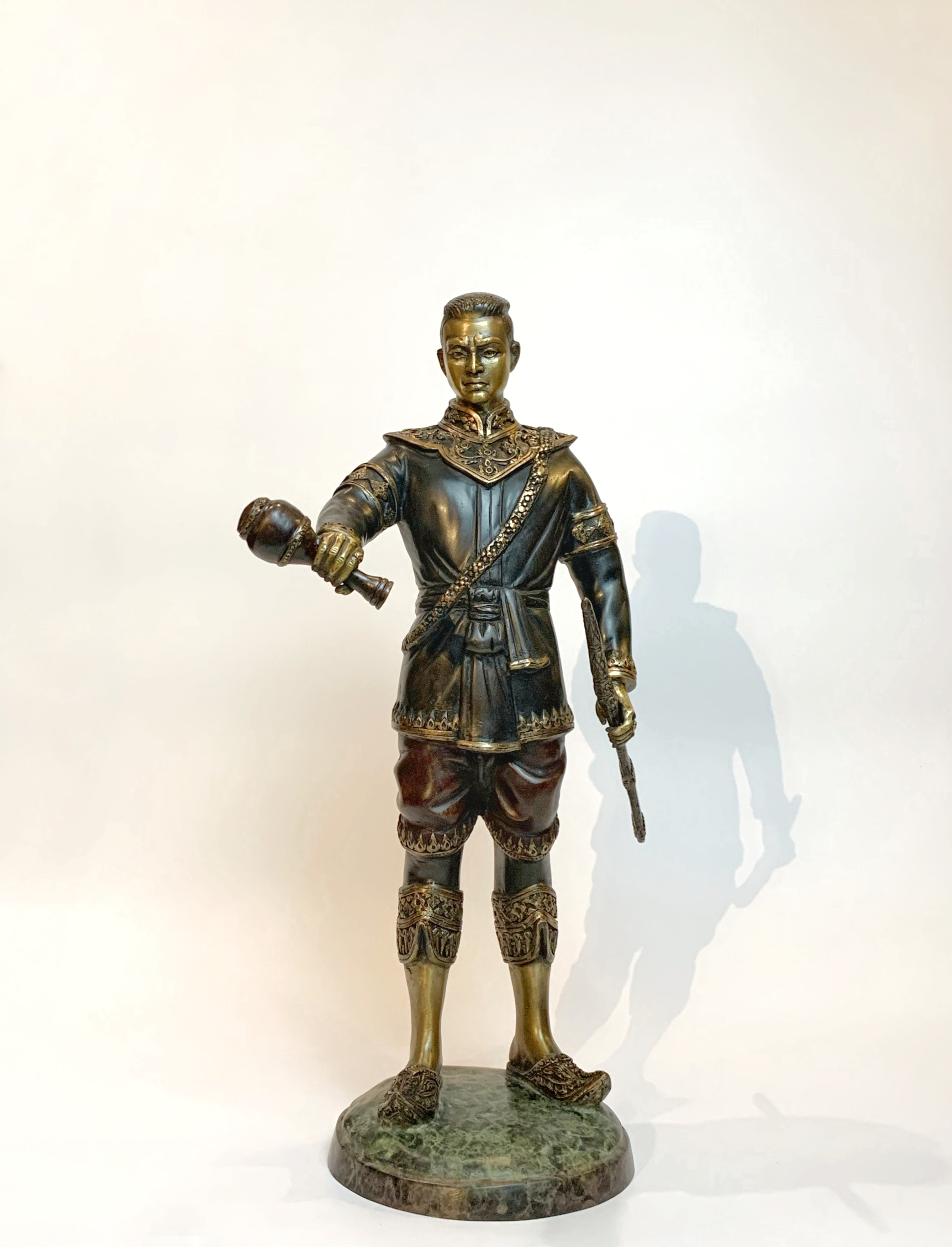 สมเด็จพระนเรศวรมหาราช ยืนหลั่งทักษิโณทก หน้าตัก 9 นิ้ว