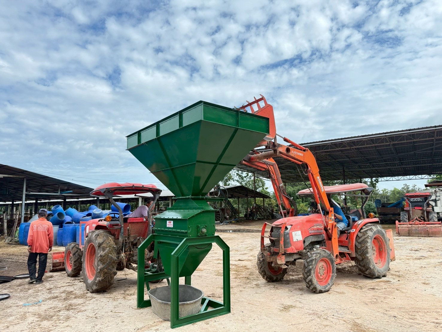 รับผลิต เครื่องตีป่นรุ่นโรงงาน ต่อกับรถไถนั่งขับ หรือ PTO