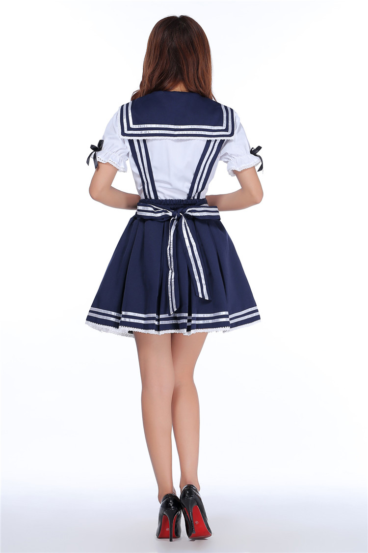 ชุดนักเรียน ชุดนักเรียนญี่ปุ่น ชุดนักเรียนสไตล์โลลิต้า กระโปรงสีนาวี โบว์ดำ