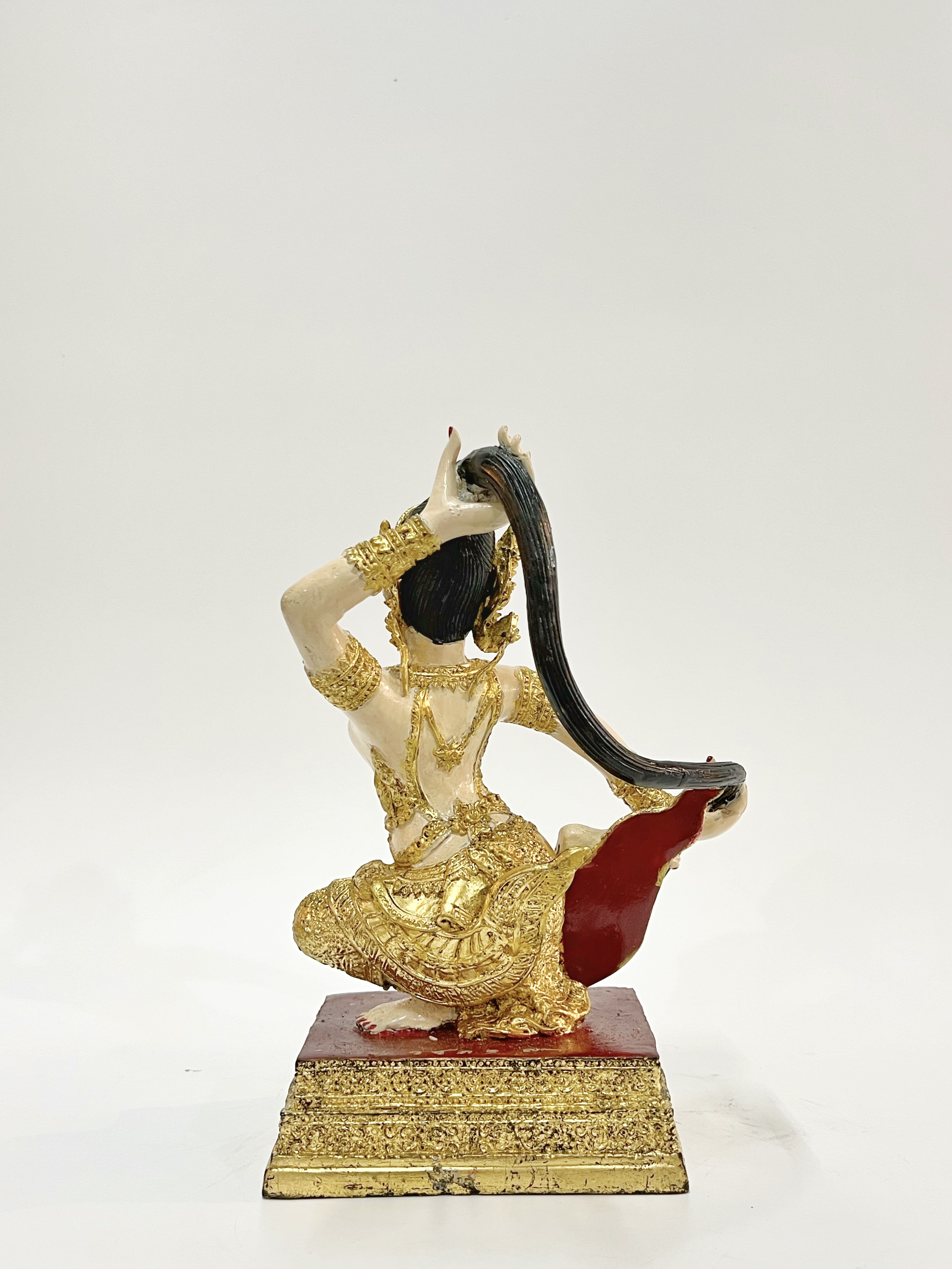 พระแม่ธรณีบีบมวยผม สูง 9 นิ้ว หมายเลข 1