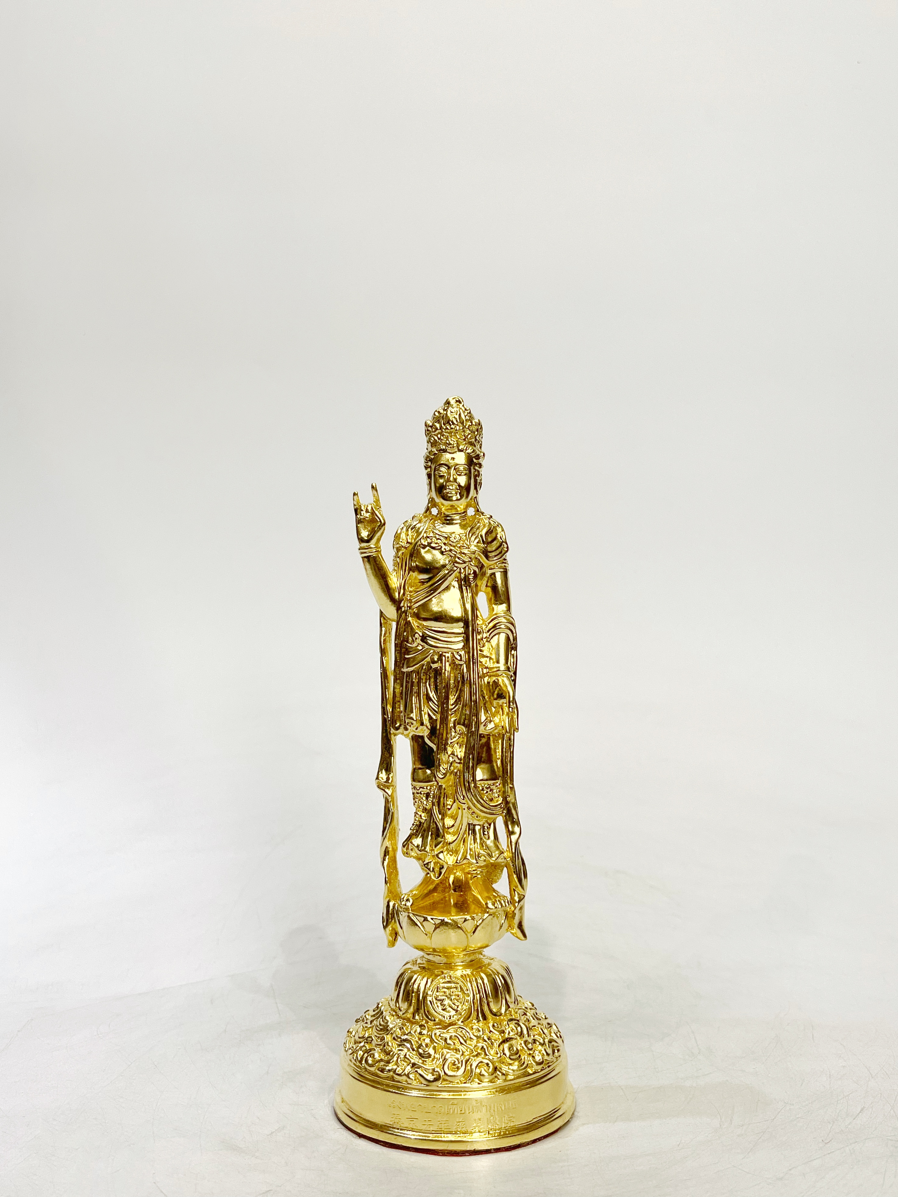 ตัวอย่างงานลงรักปิดทองคำเปลวเต็มองค์