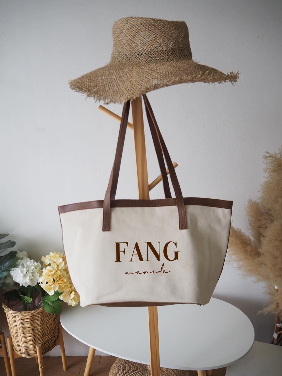 Canvas tote