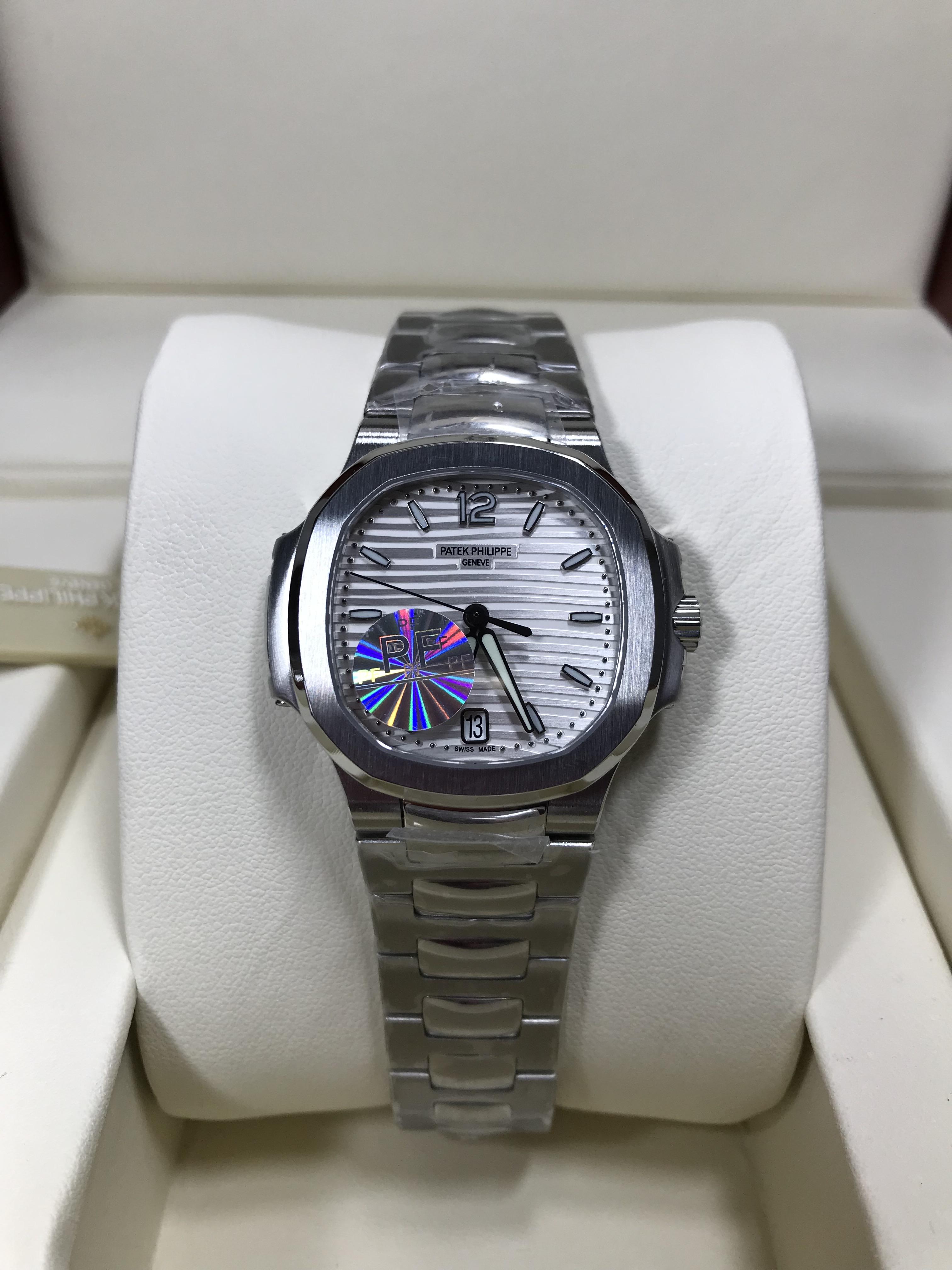 Patek Philippe Nautilus 7118/1A (Swiss PF)