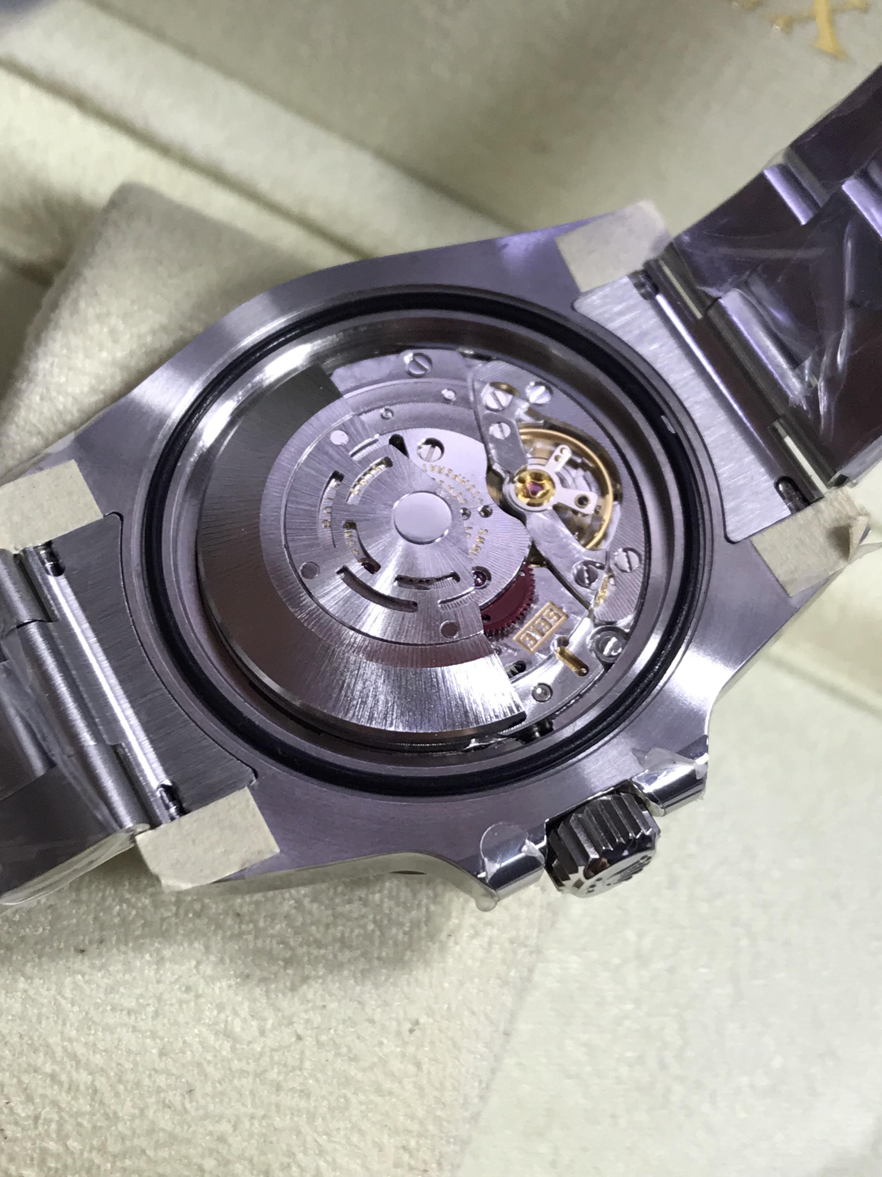 Rolex Submariner (The Hulk) (Swiss)