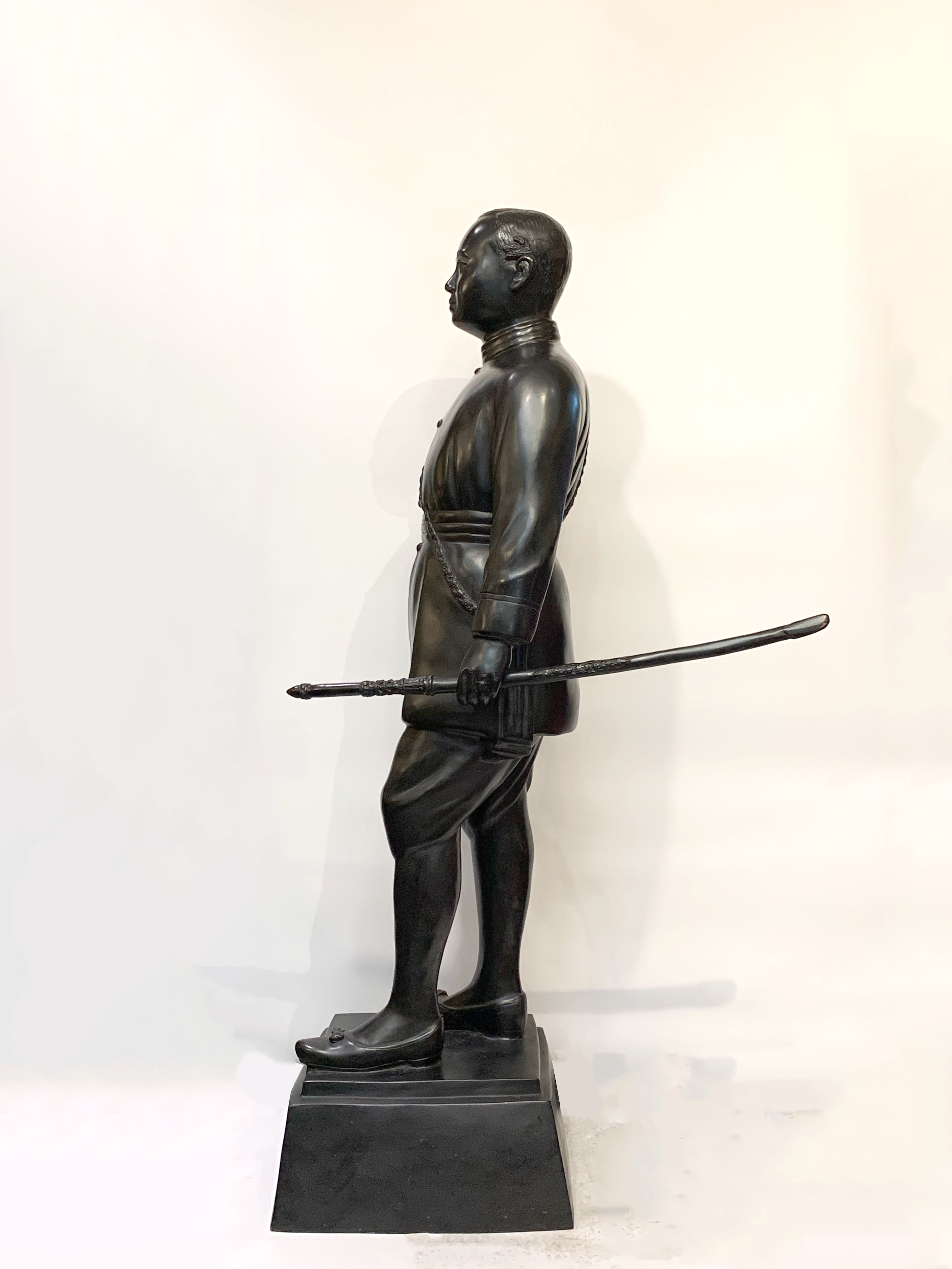 รัชกาลที่ 6 หน้าตัก 20 นิ้ว (สูง 112 cm)