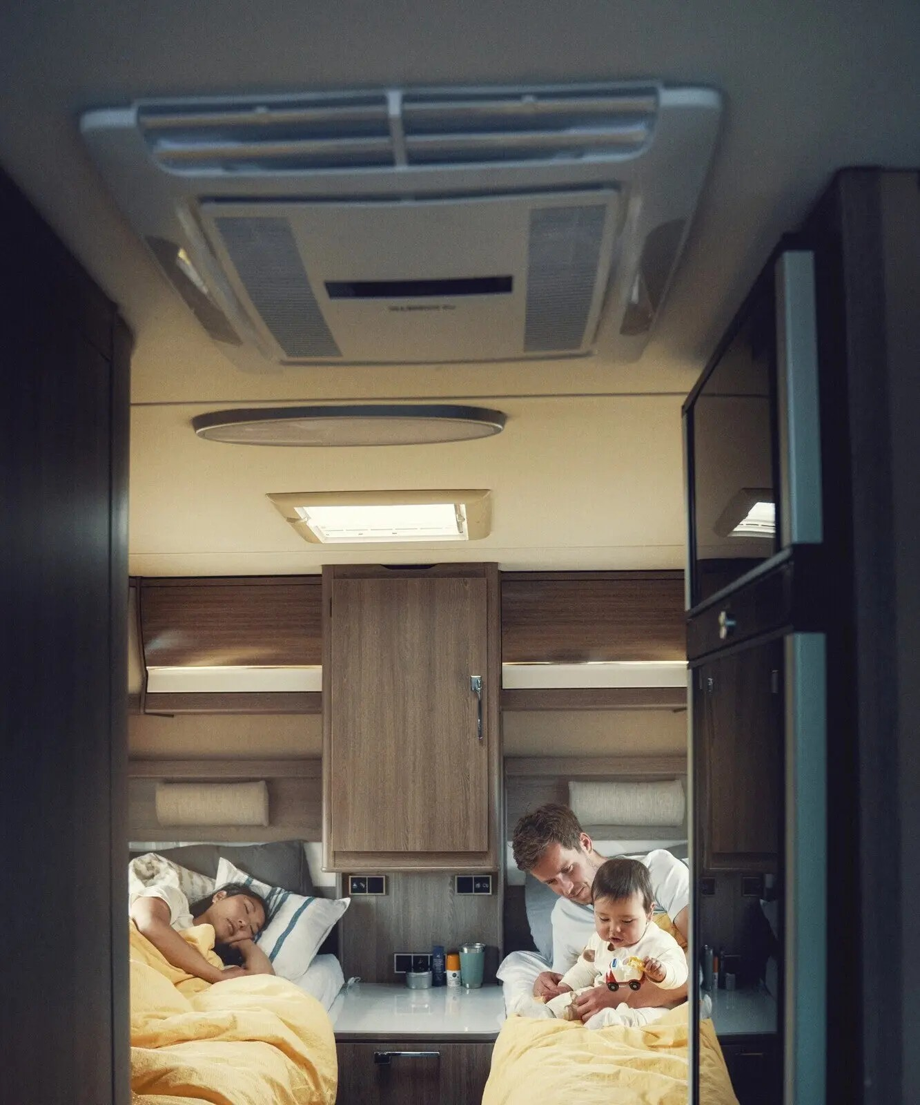 แอร์หลังคารถ Dometic FreshJet 7 Series Plus 11,600 BTU/h RV air conditioner